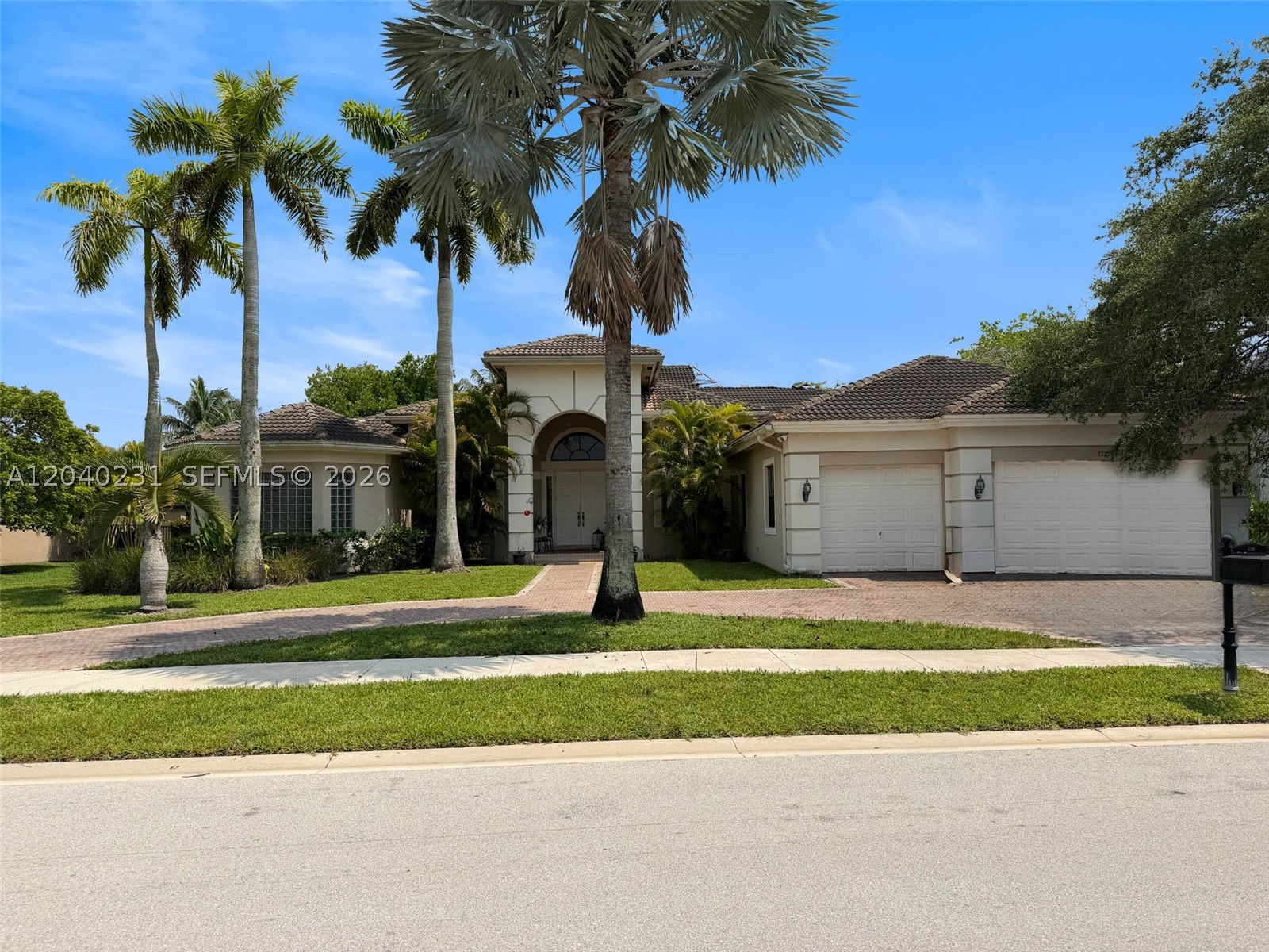 RIVERSTONE - Residential