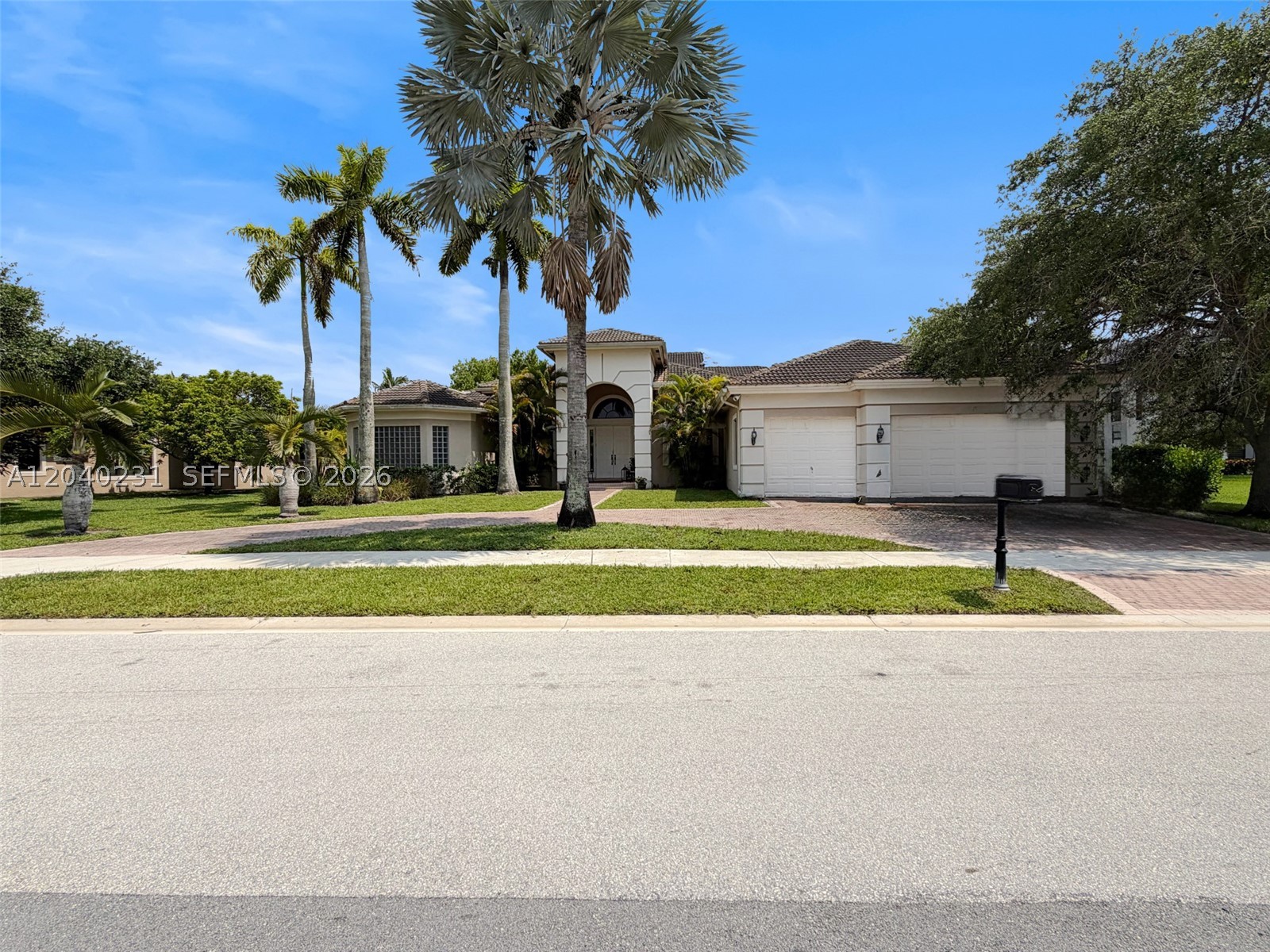 RIVERSTONE - Residential