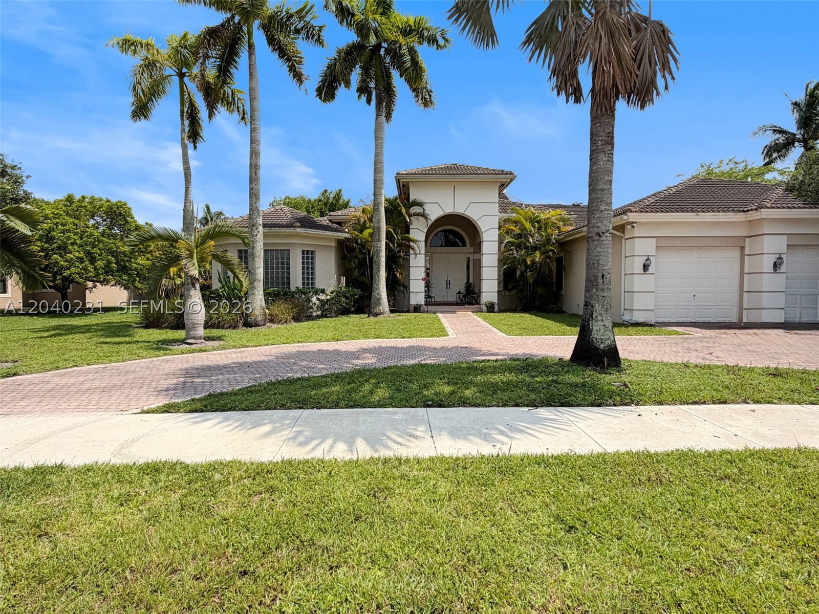 RIVERSTONE - Residential