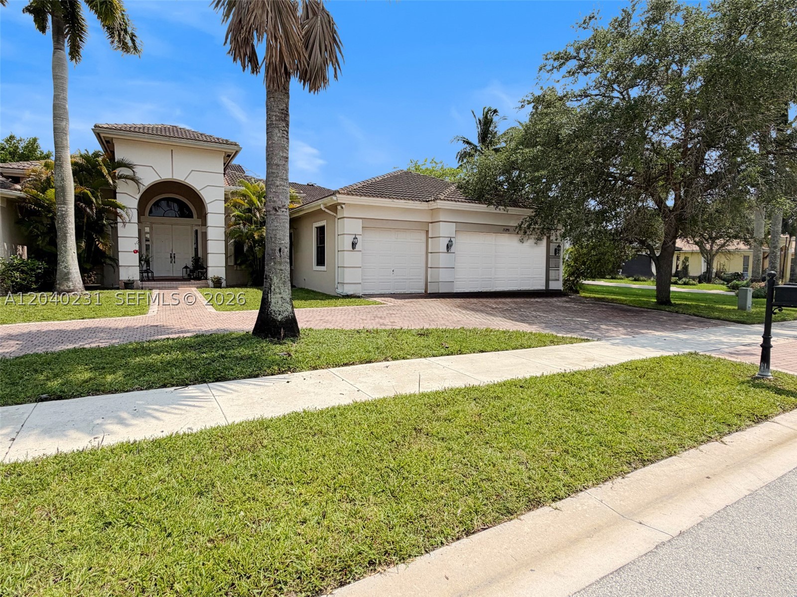 RIVERSTONE - Residential