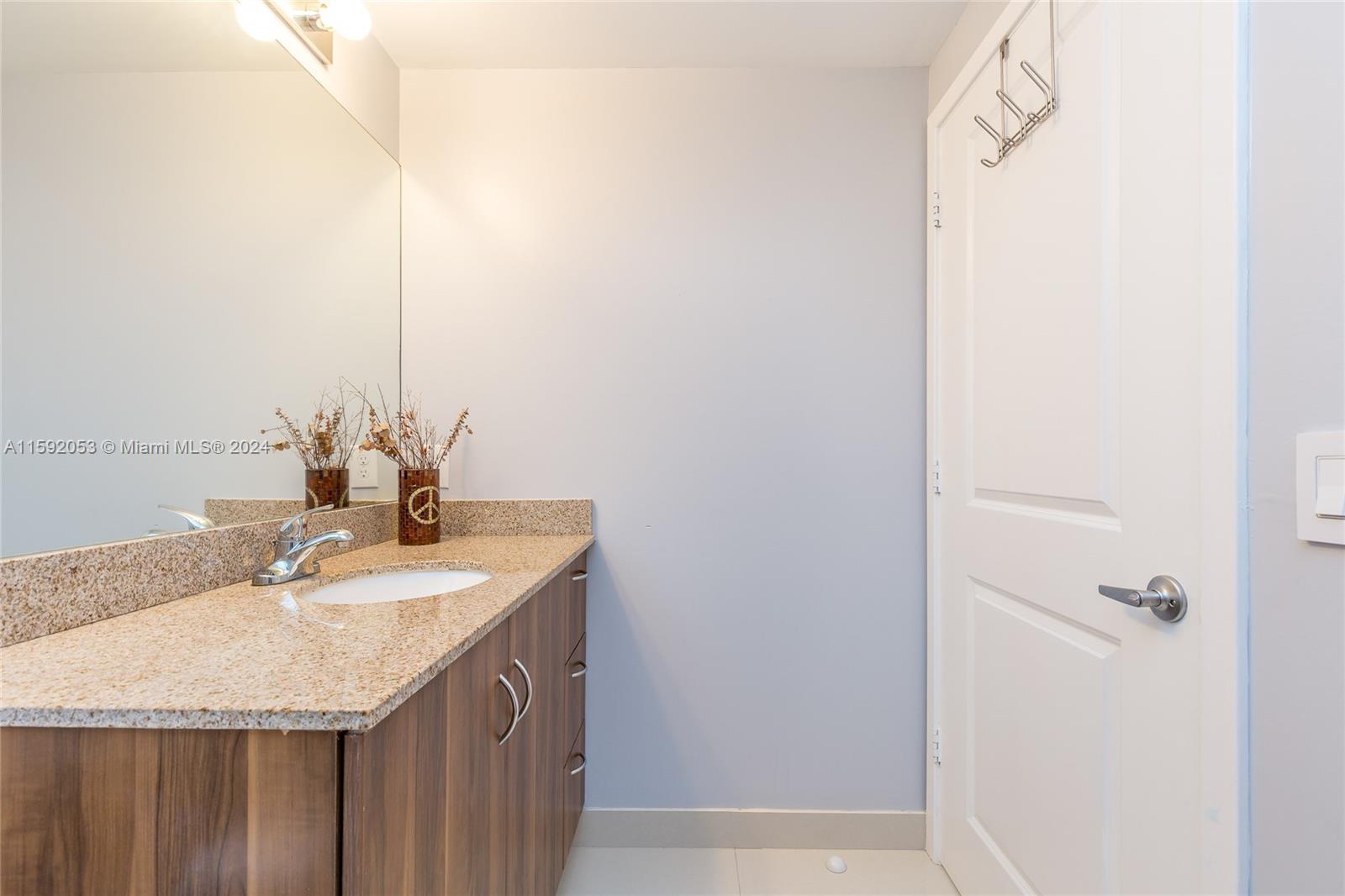 23 BISCAYNE BAY CONDO - Residential Lease
