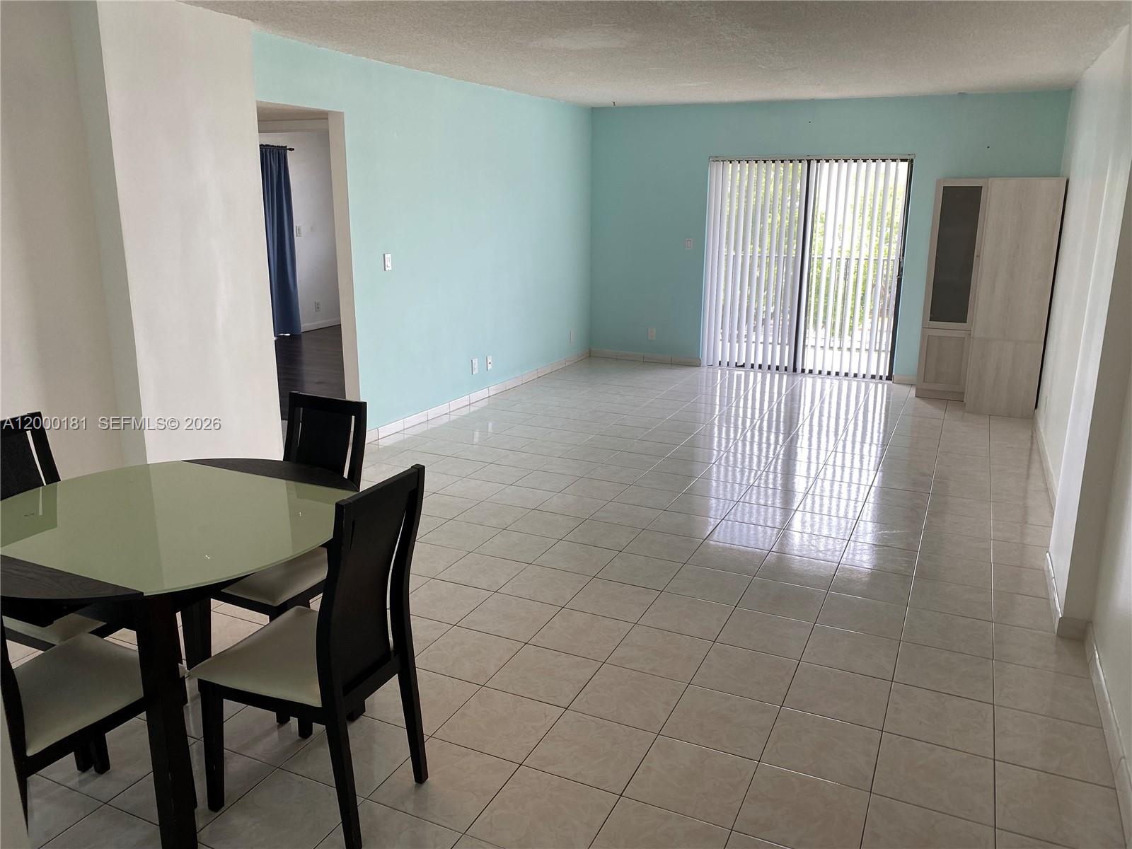 GOLDEN ISLES LAKES CONDO - Residential Lease