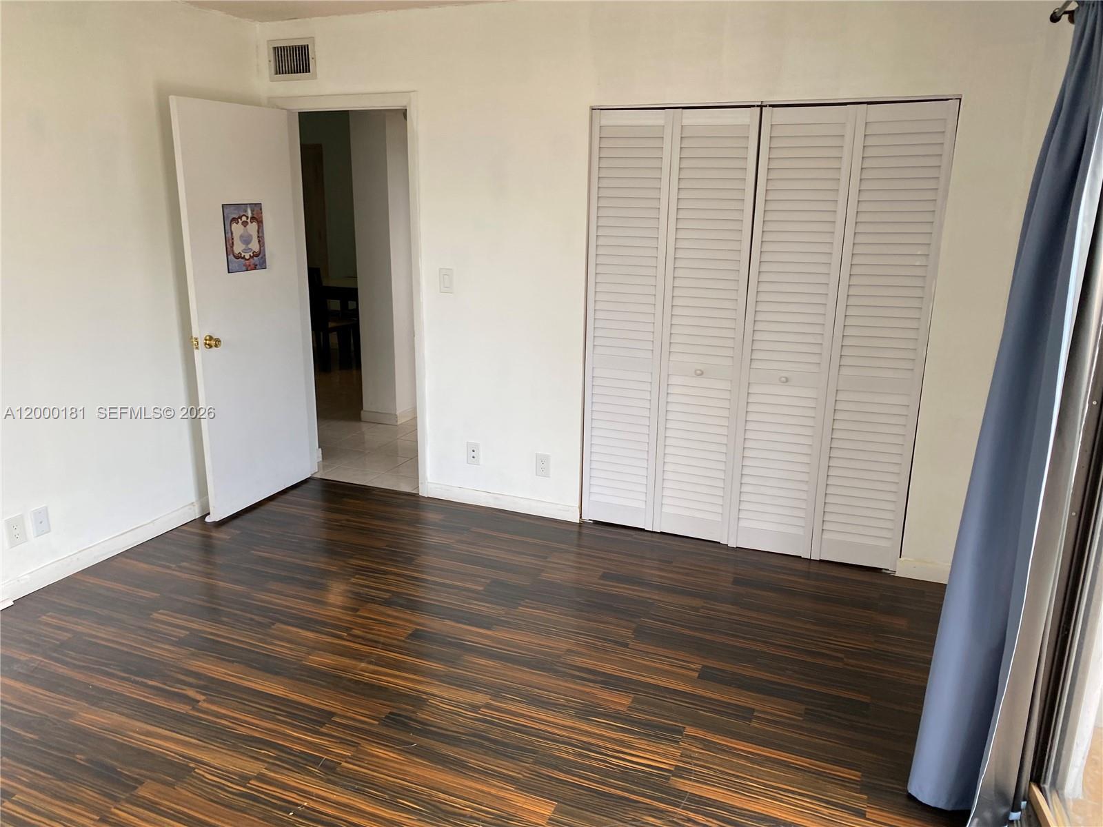 GOLDEN ISLES LAKES CONDO - Residential Lease