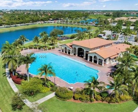 THE COURTS AT BAYSHORE I - Residential