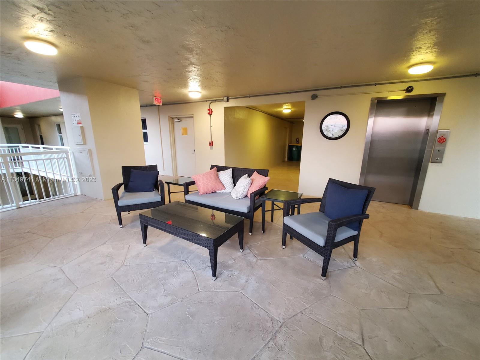 NO 4 PALM-AIRE AT CORAL K - Residential