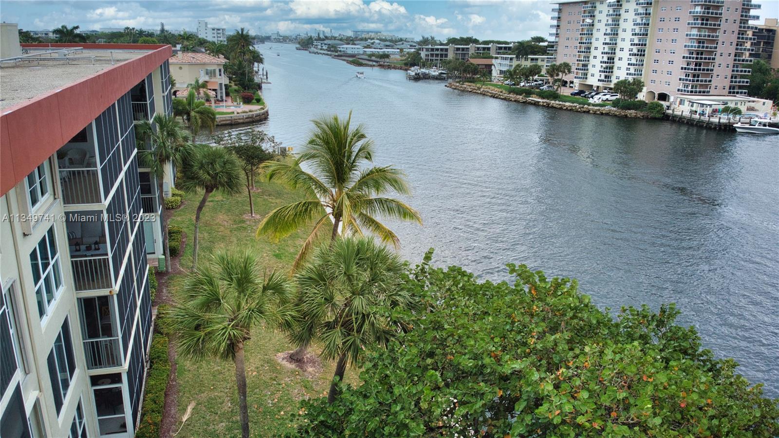 NO 4 PALM-AIRE AT CORAL K - Residential
