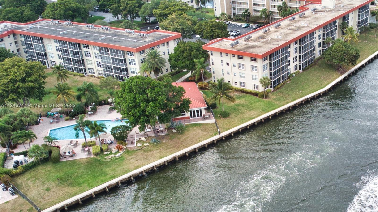NO 4 PALM-AIRE AT CORAL K - Residential
