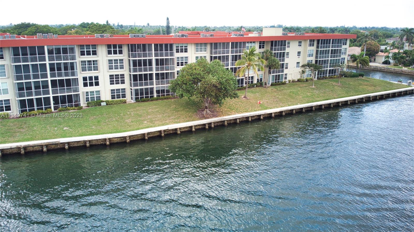 NO 4 PALM-AIRE AT CORAL K - Residential
