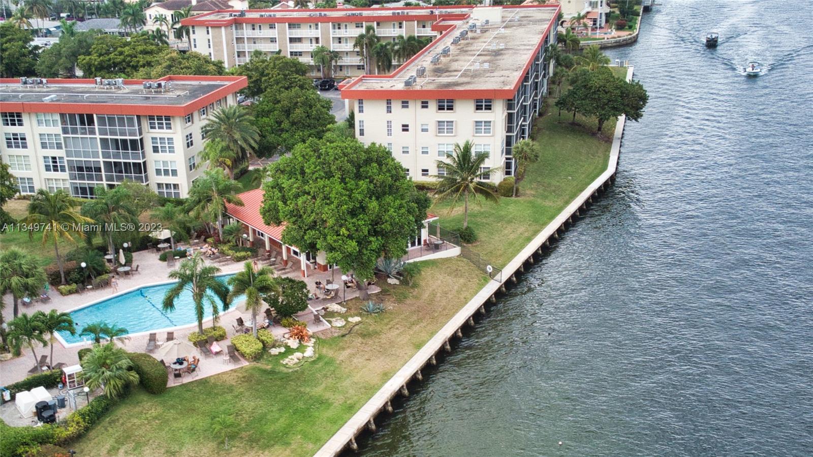NO 4 PALM-AIRE AT CORAL K - Residential