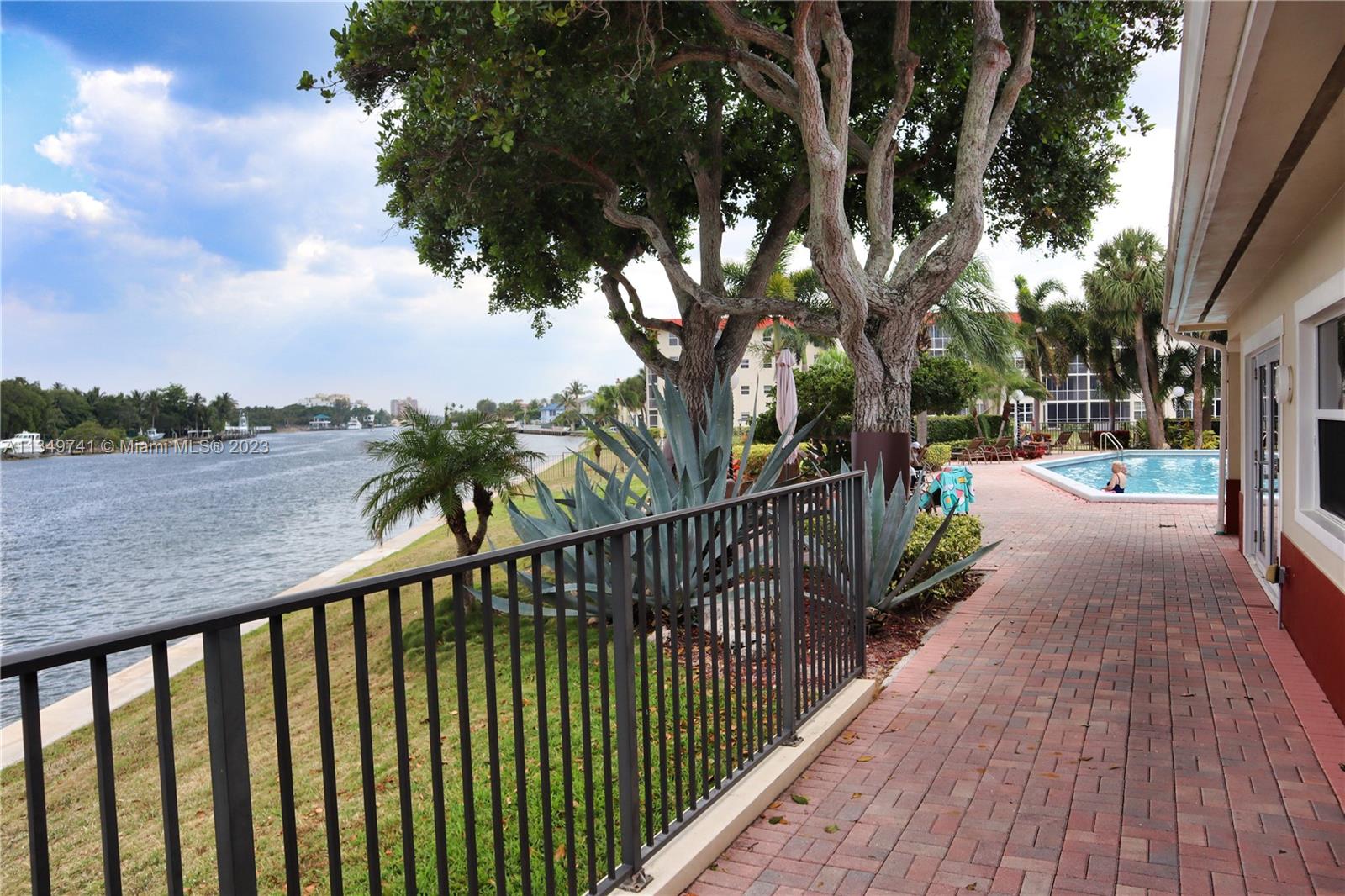 NO 4 PALM-AIRE AT CORAL K - Residential