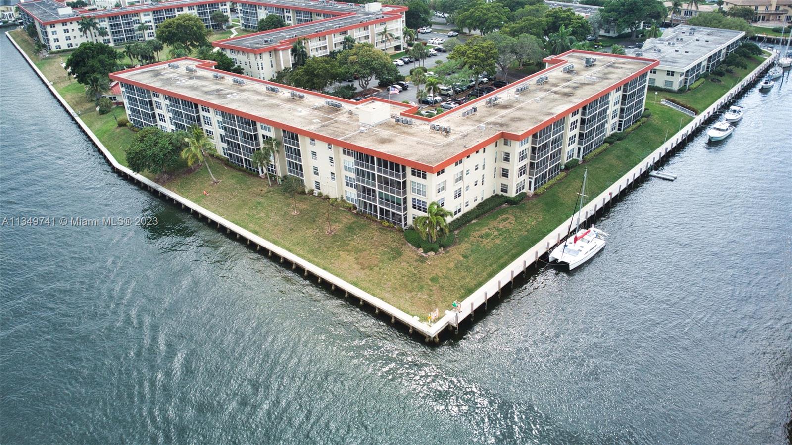 NO 4 PALM-AIRE AT CORAL K - Residential