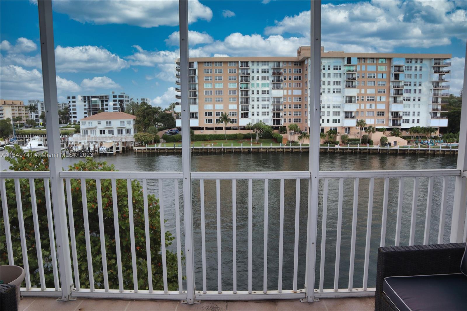 NO 4 PALM-AIRE AT CORAL K - Residential