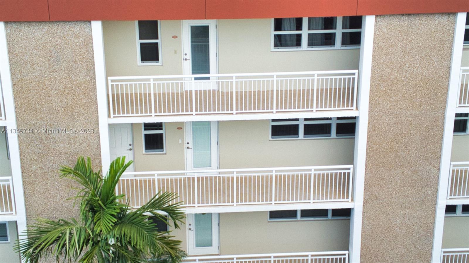 NO 4 PALM-AIRE AT CORAL K - Residential