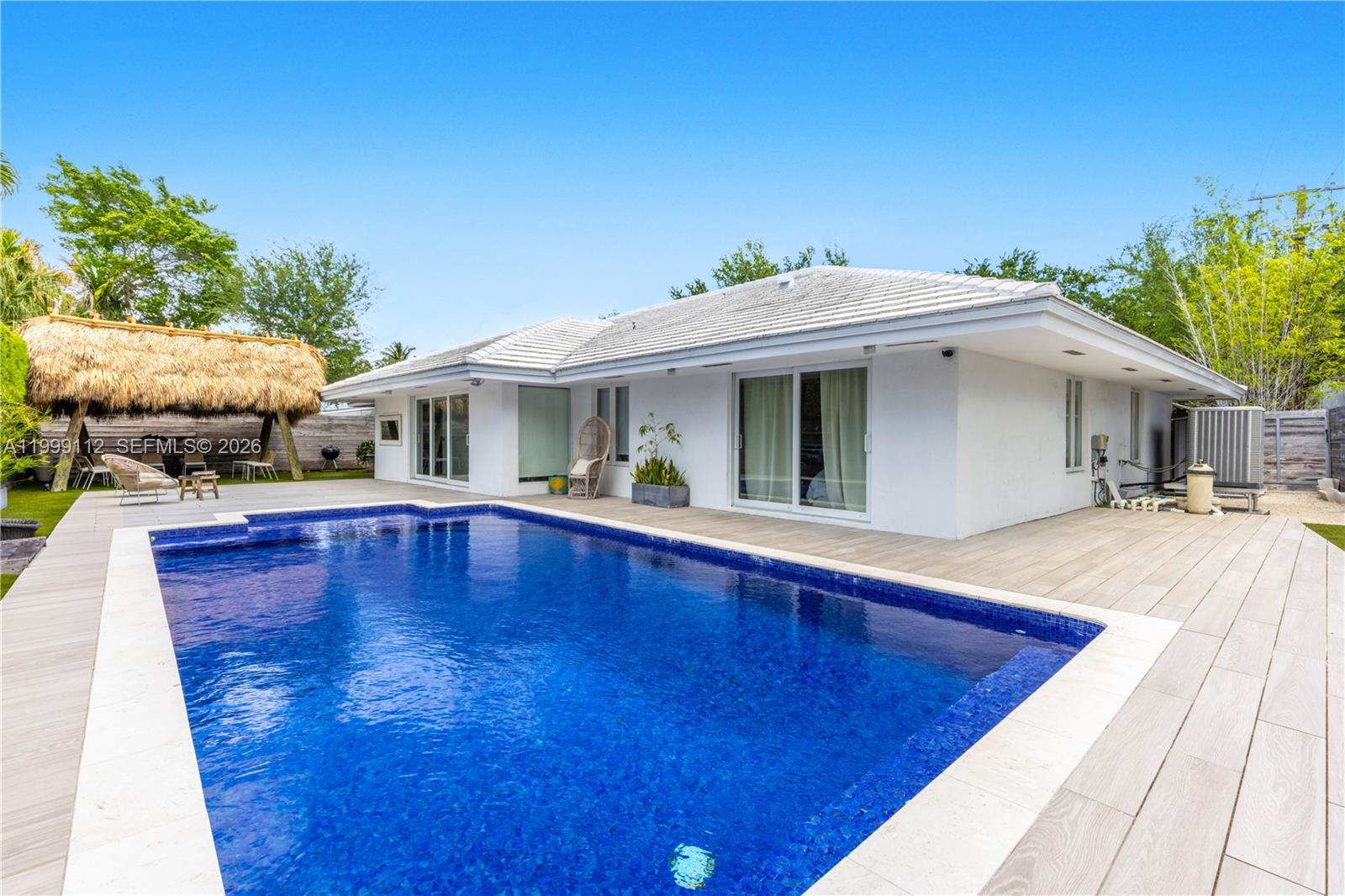 TROPICAL ISLE HOMES SUB 1 - Residential