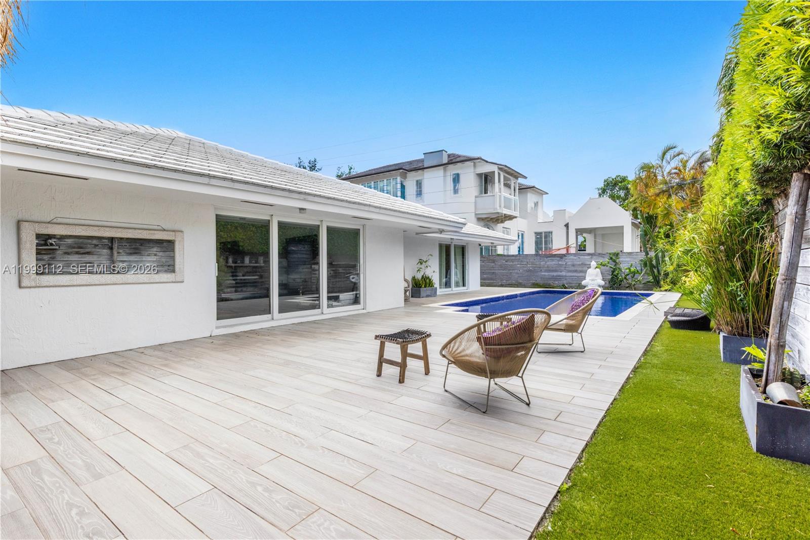 TROPICAL ISLE HOMES SUB 1 - Residential