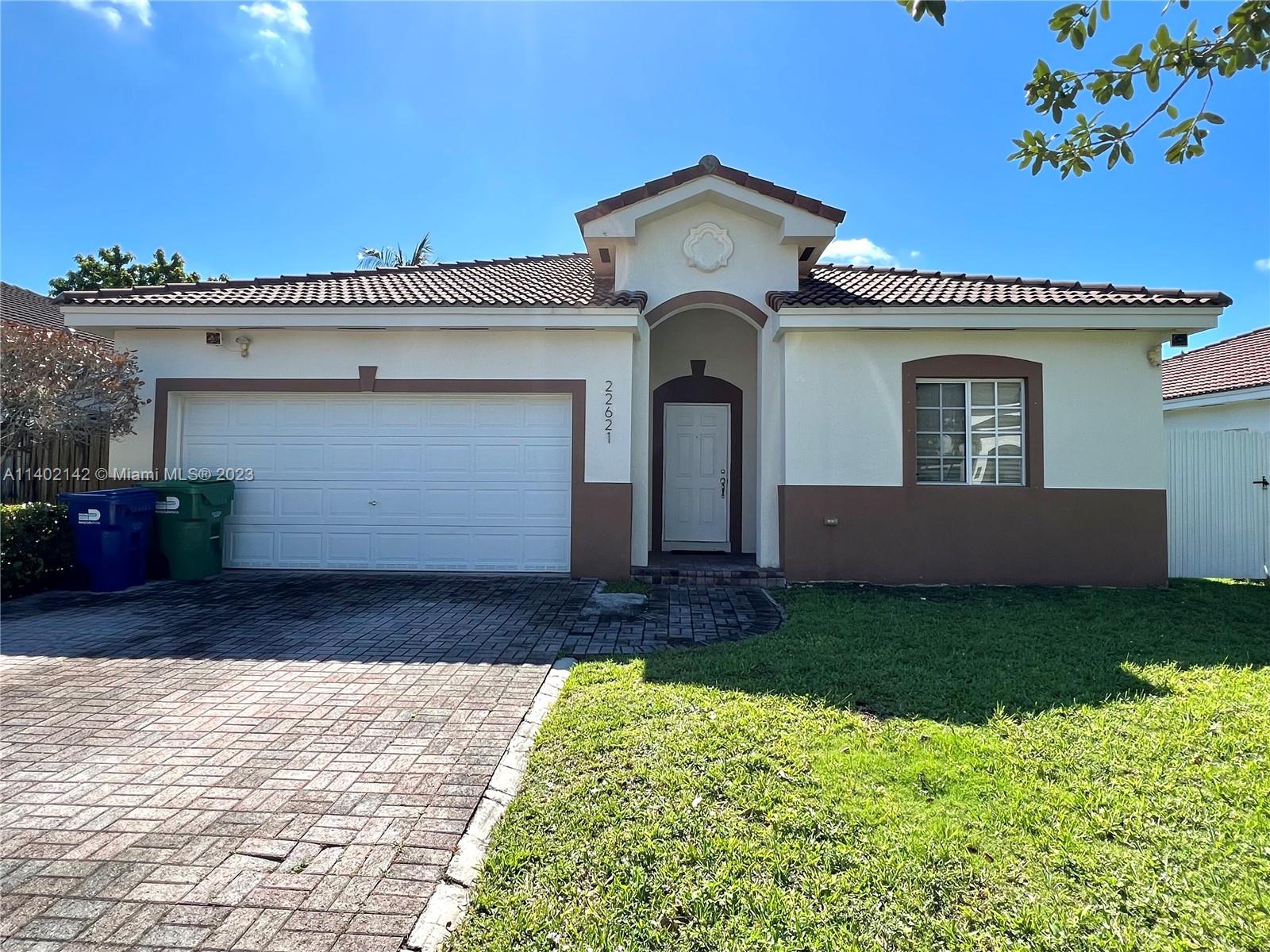 Welcome to your dream single-family home in South Miami! This charming residence is nestled in a quiet neighborhood. With 3 bedrooms and 2 full bathrooms, including an en-suite for the master bedroom, this home offers both comfort and convenience. The master bedroom features a vaulted ceiling and a spacious walk-in closet. The 2-door garage includes built-in shelving and a washer and dryer.

No HOA fees give you the freedom to personalize your space to your heart's desire. Ample sized backyard, complete with two fruit trees. The side yard is large enough to accommodate a boat or RV.  allowing you to park a boat or RV with ease. Close to the Florida Turnpike! This home is priced to sell quickly. Don't miss out on this incredible opportunity!
