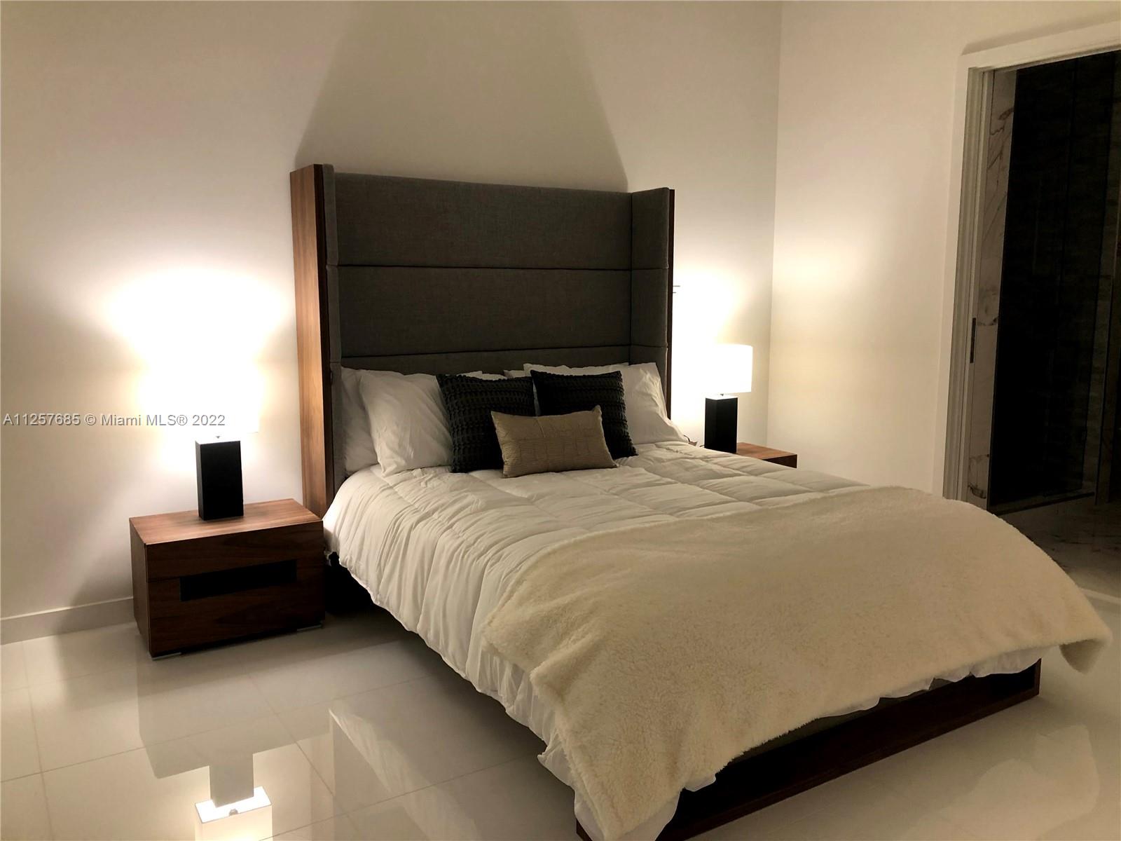 Paramount Miami World - Residential Lease