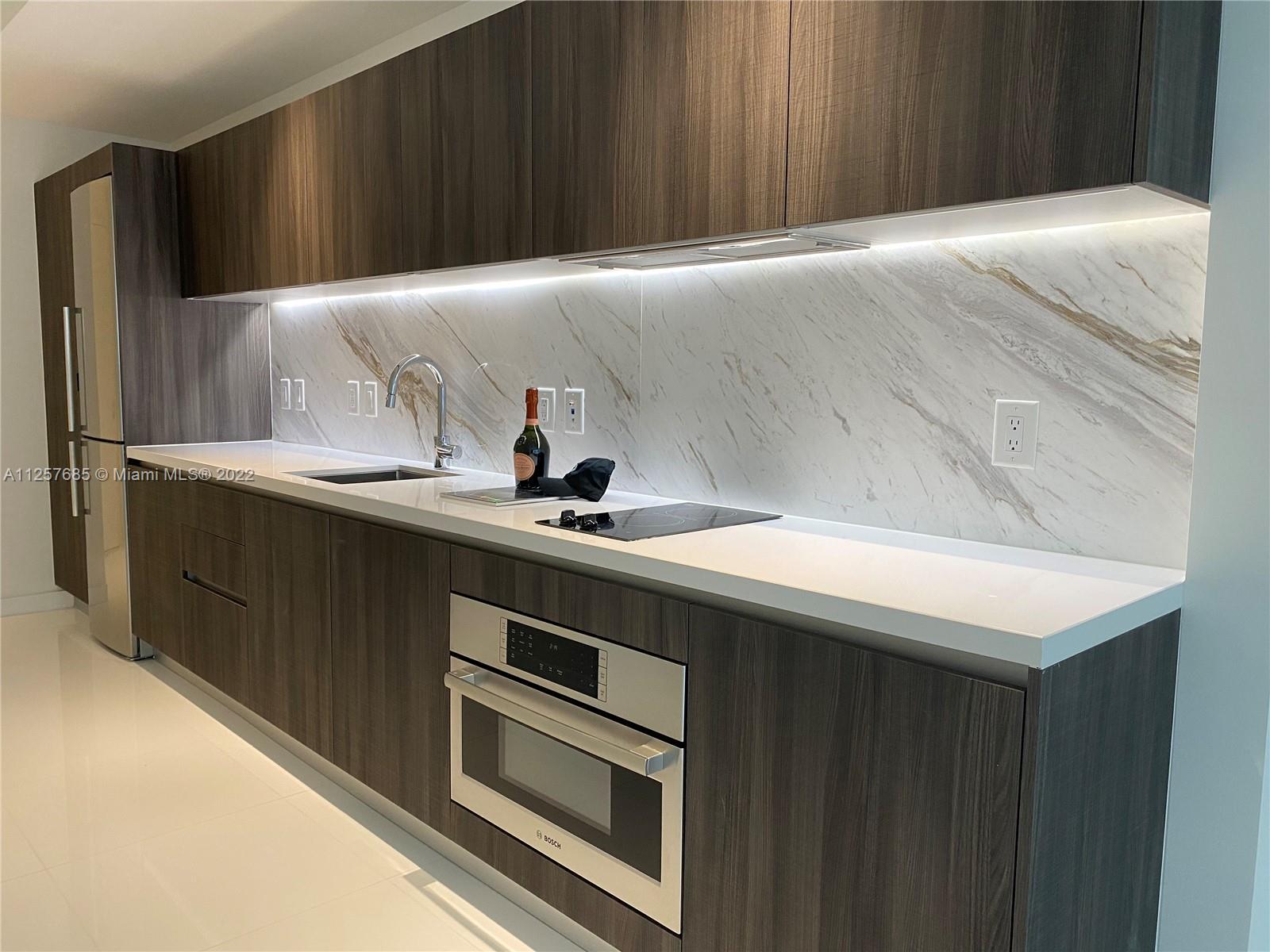 Paramount Miami World - Residential Lease