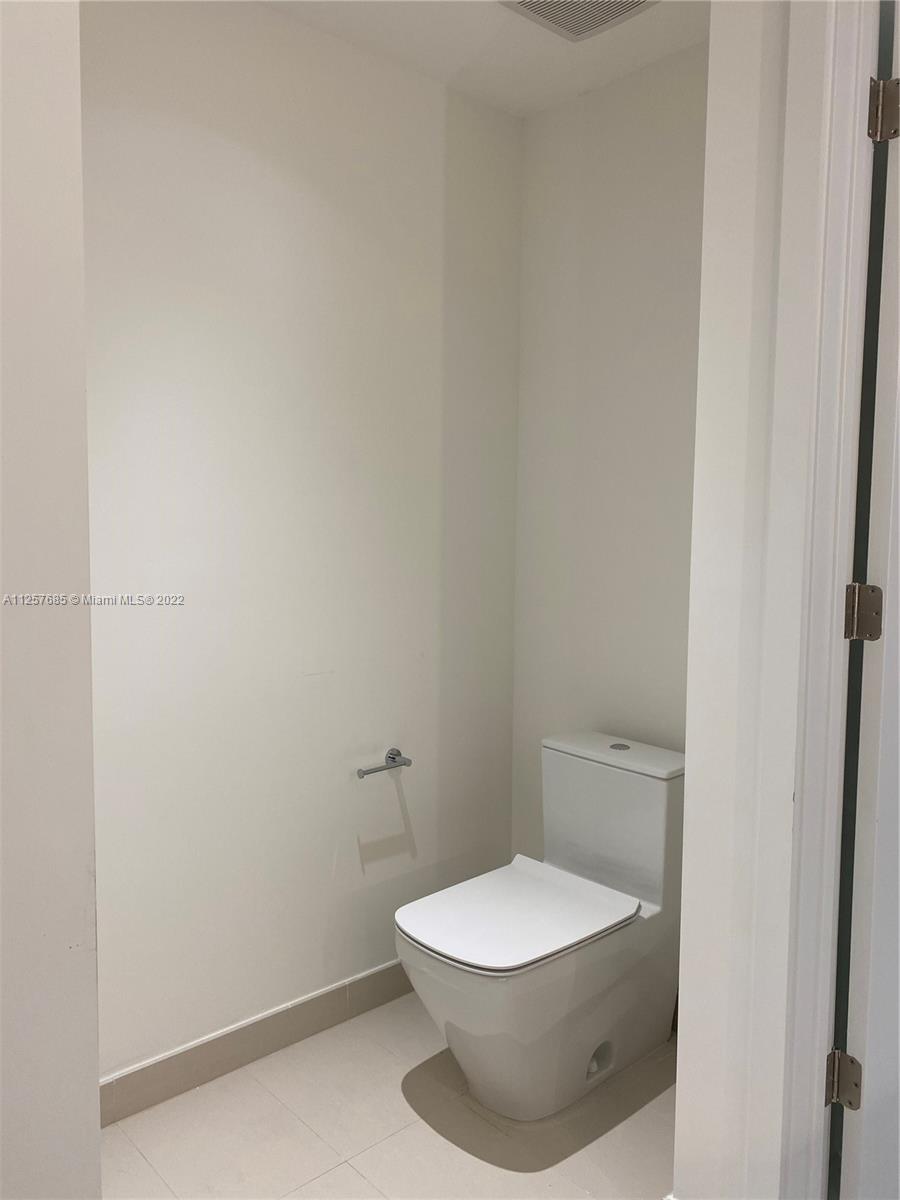 Paramount Miami World - Residential Lease