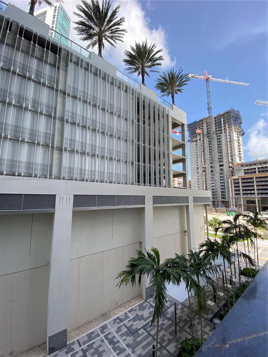 Paramount Miami World - Residential Lease