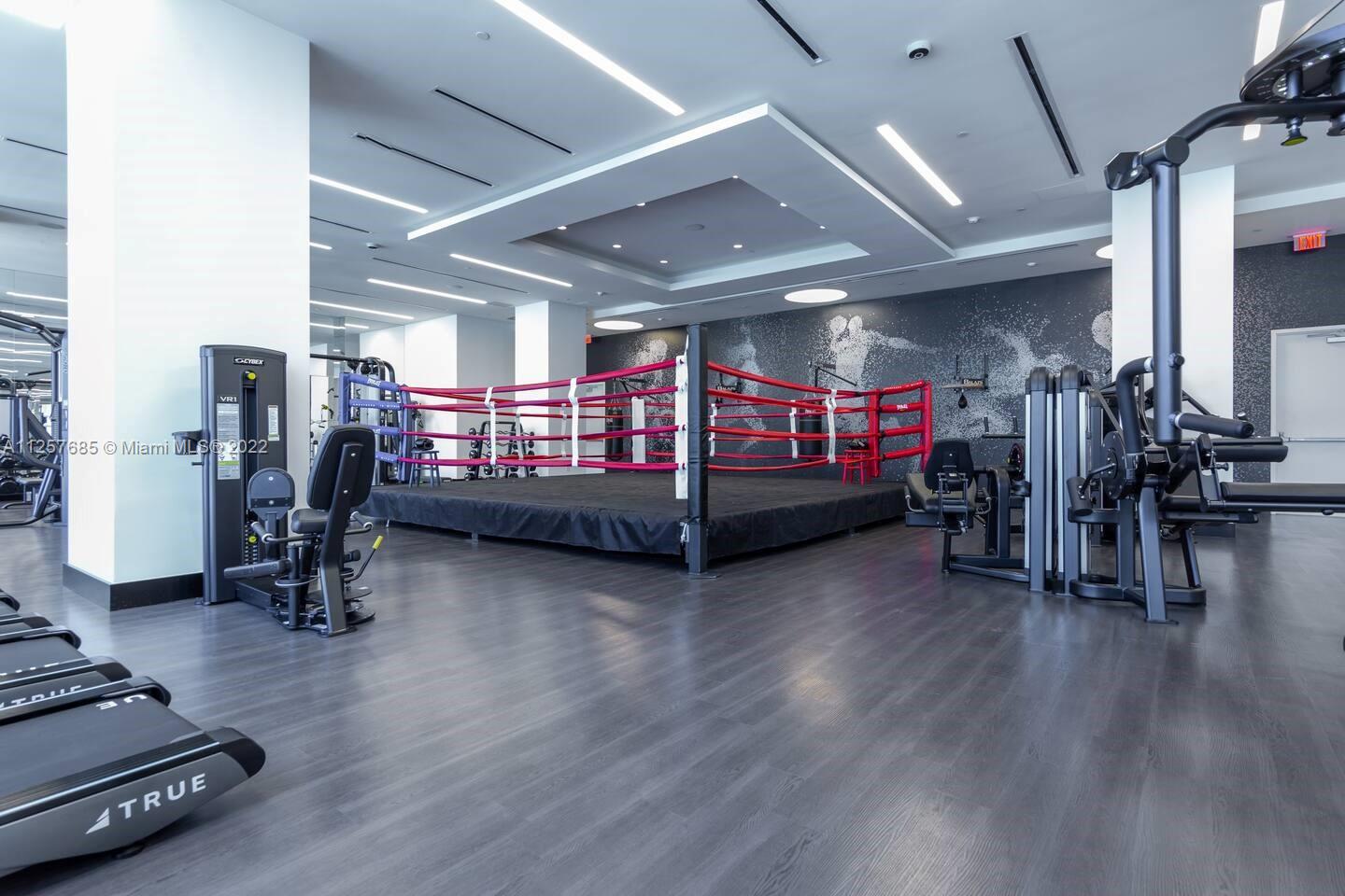 Paramount Miami World - Residential Lease