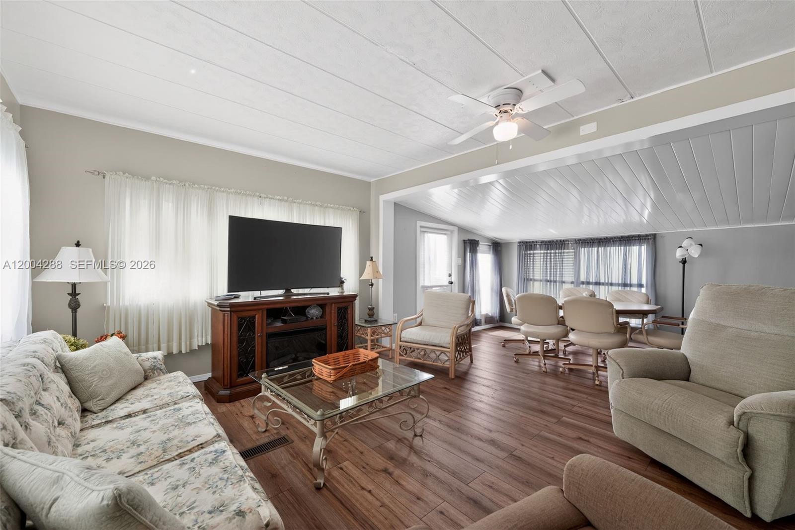 LAKE REGION MOBILE HOME VI - Residential