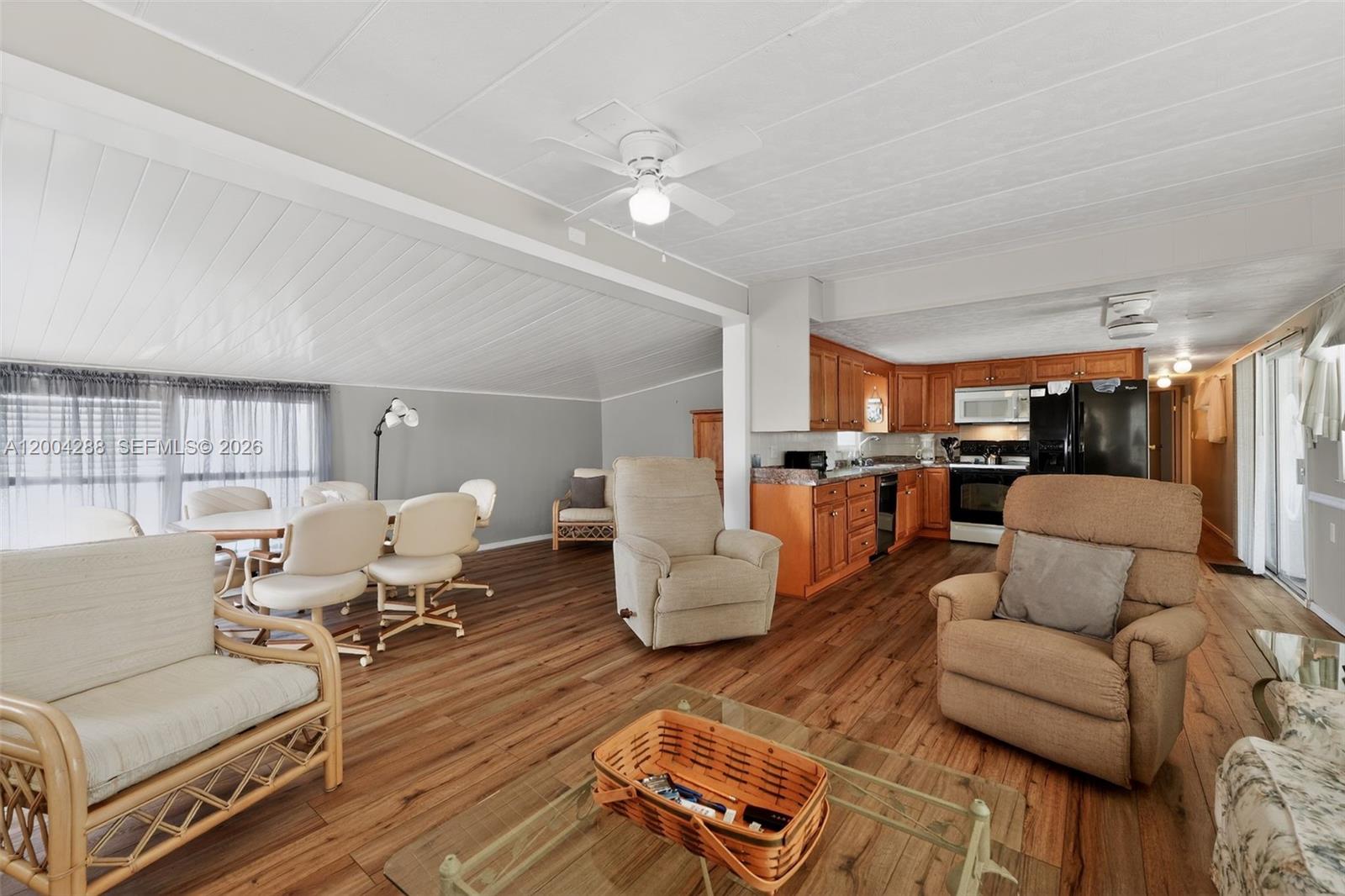 LAKE REGION MOBILE HOME VI - Residential