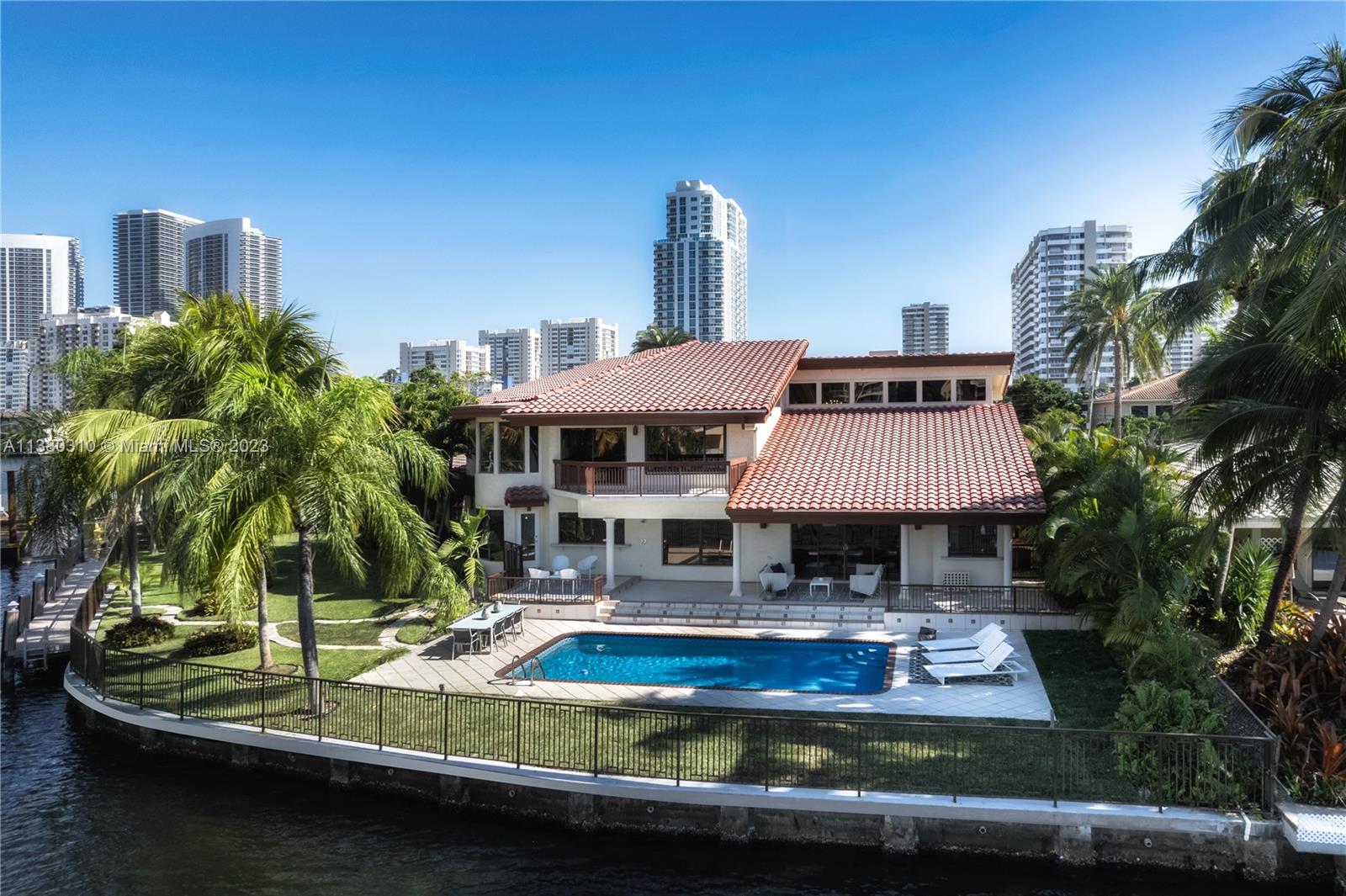 GOLDEN ISLES SEC A REV PL - Residential