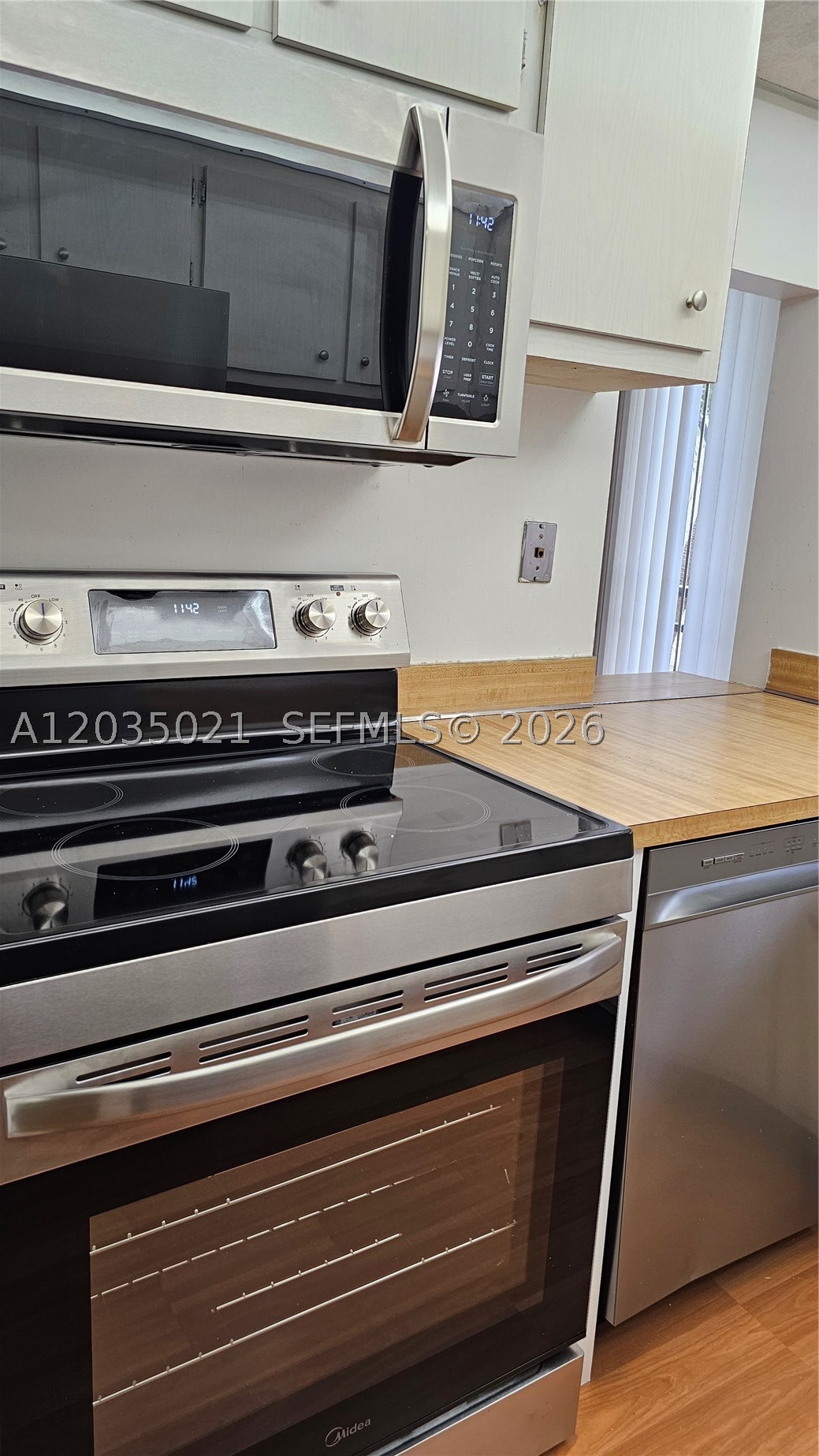 PLAZA OF AMERICAS CONDO P - Residential Lease