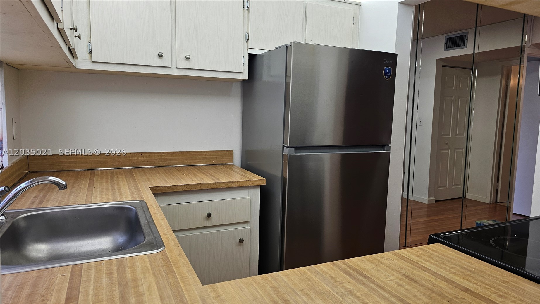 PLAZA OF AMERICAS CONDO P - Residential Lease