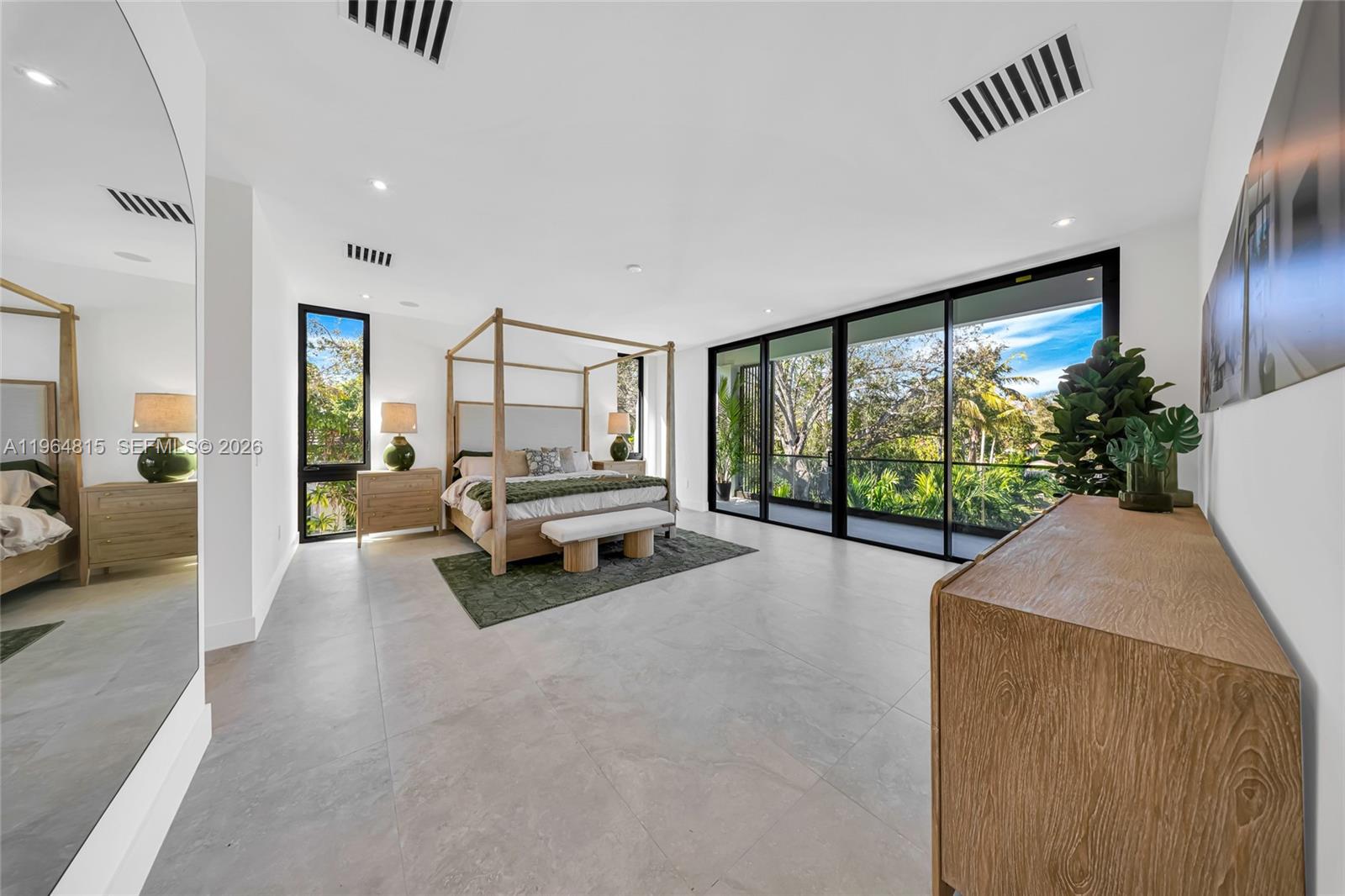 JUNELAND - Residential