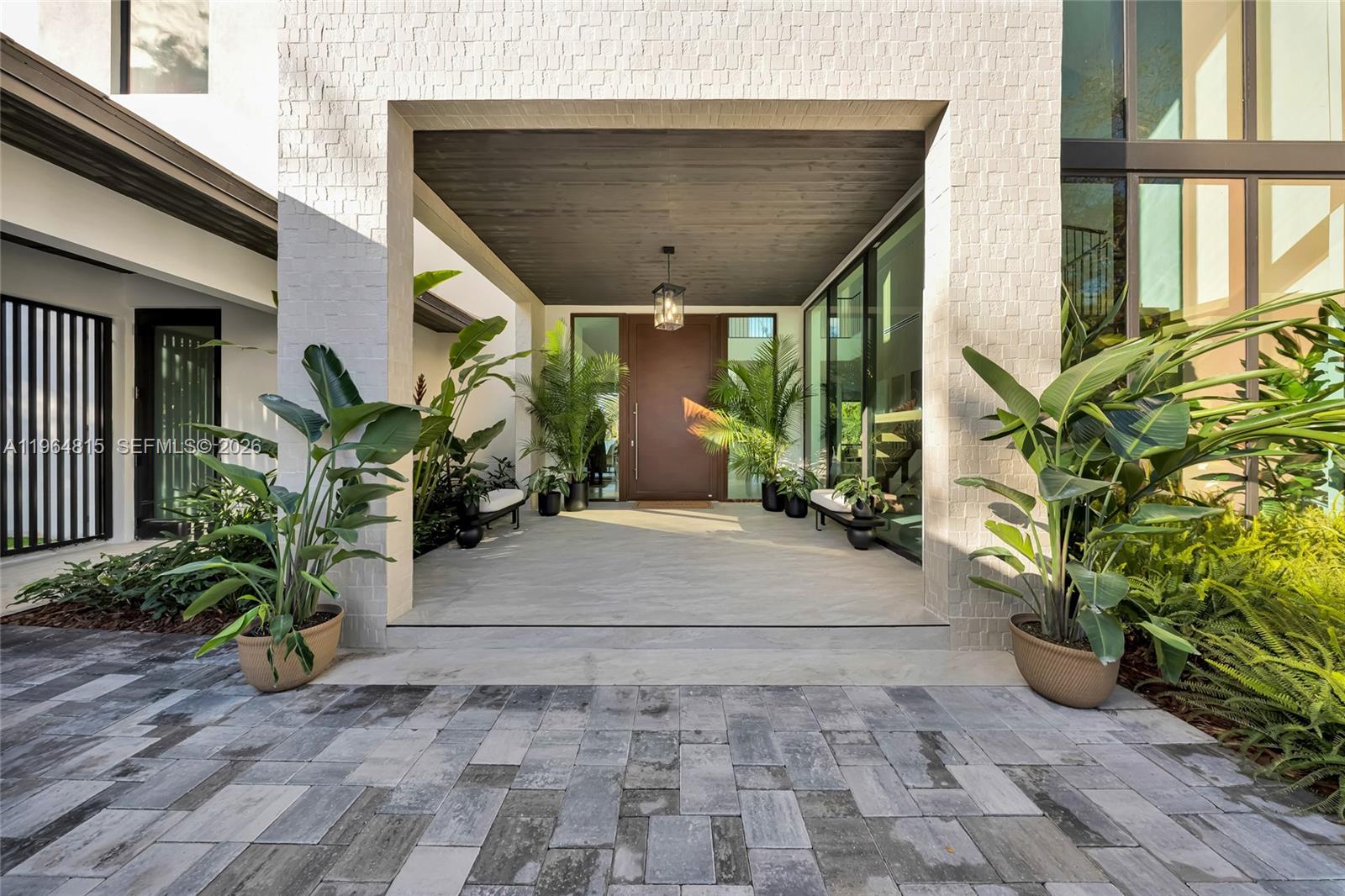 JUNELAND - Residential