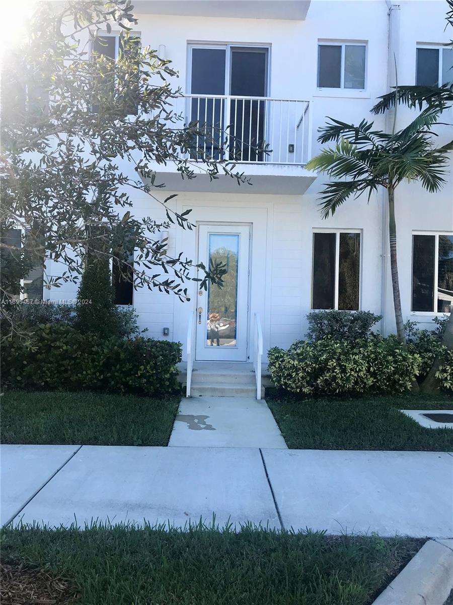 Live in a beautiful townhouse ideally located in Aventura 2 Stories 3 Bed 2 1/2 Bath, Living & Dining, top of the line kitchen with Italian cabinetry, stainless steel appliances and quartz countertops, white ceramic floors in living areas, wood floors in stairs & second floor hallway, carpet in bedrooms. Walk-in closet and balcony in master bedroom. Washer, Dryer, Alarm, High impact door and windows, community pool. Walking distance to Aventura Waterways (best public school in Aventura) & houses of worship. Close to Aventura Mall, Aventura Hospital, restaurants, shops and beaches. Easy access to I-95