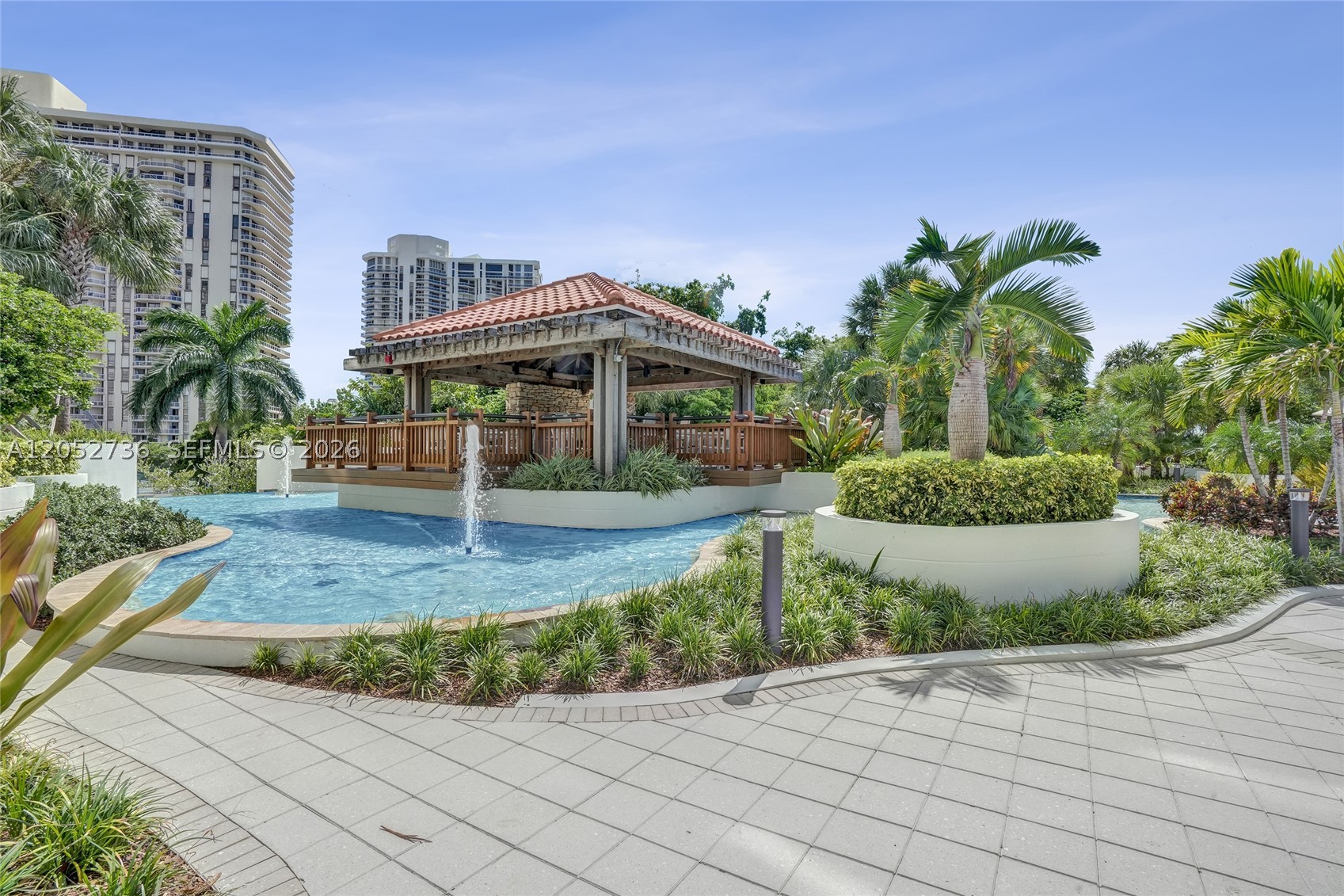 HAMPTONS WEST CONDO - Residential