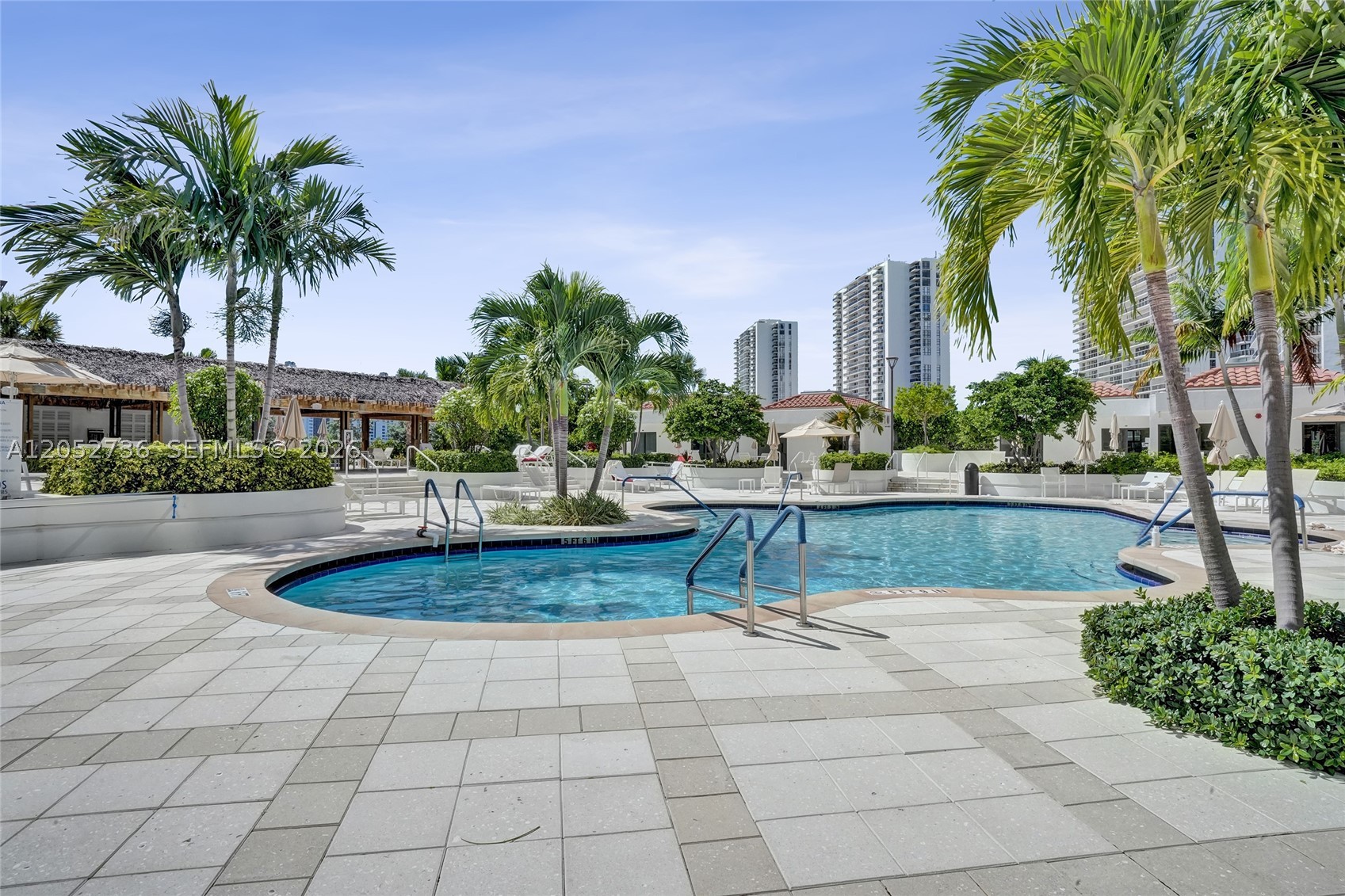 HAMPTONS WEST CONDO - Residential