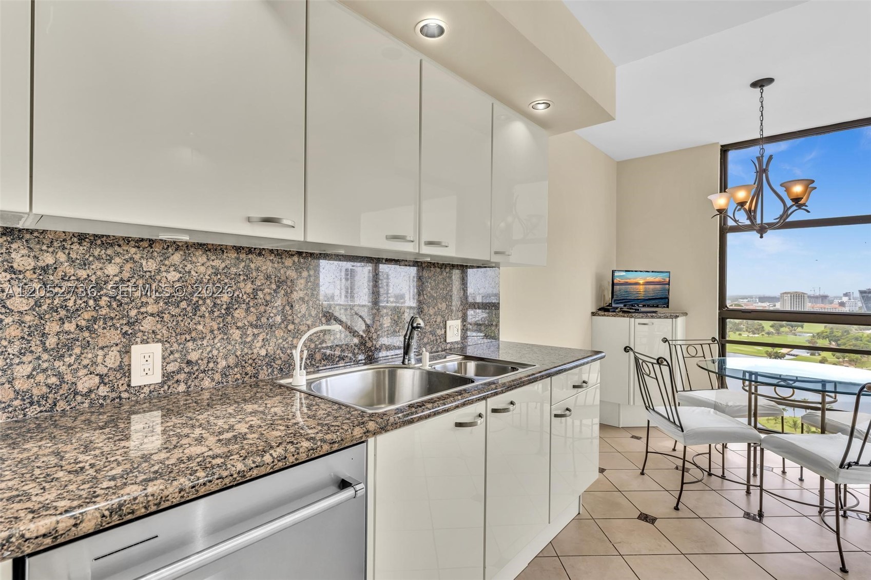 HAMPTONS WEST CONDO - Residential