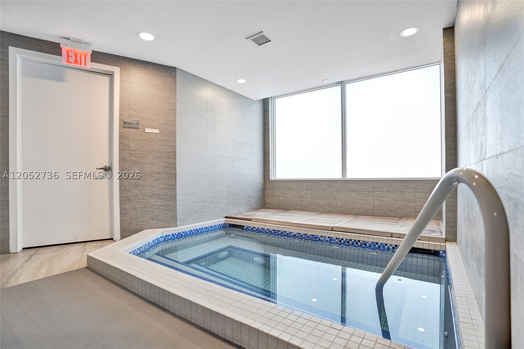 HAMPTONS WEST CONDO - Residential