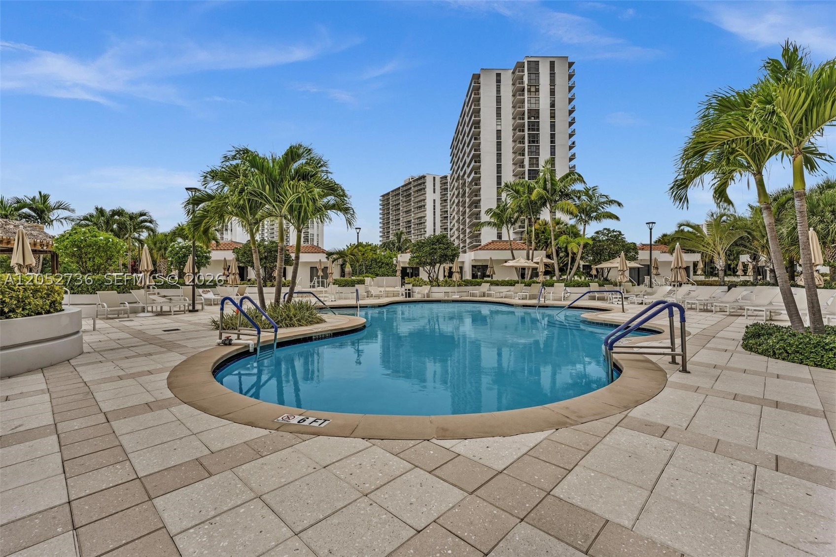 HAMPTONS WEST CONDO - Residential