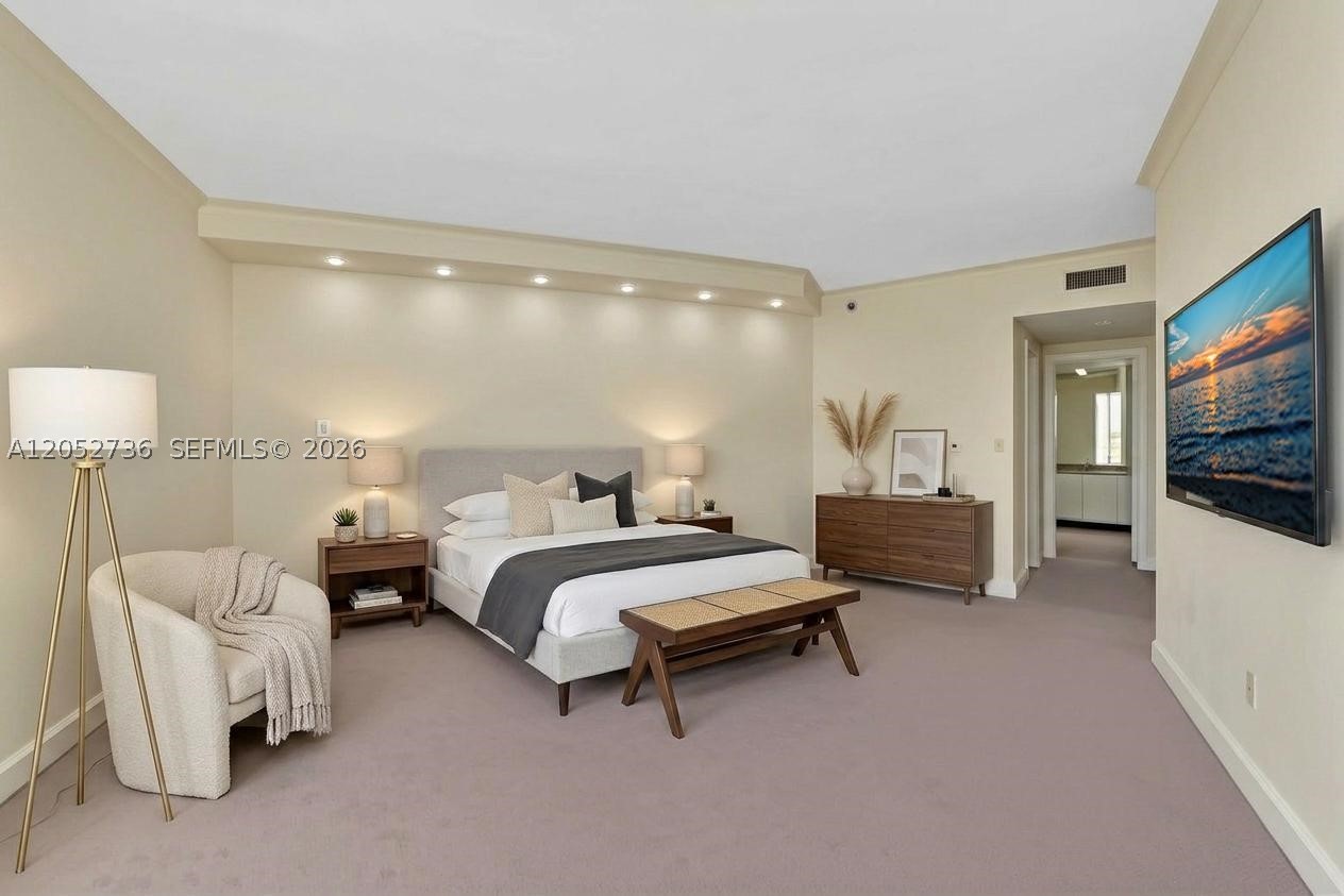 HAMPTONS WEST CONDO - Residential