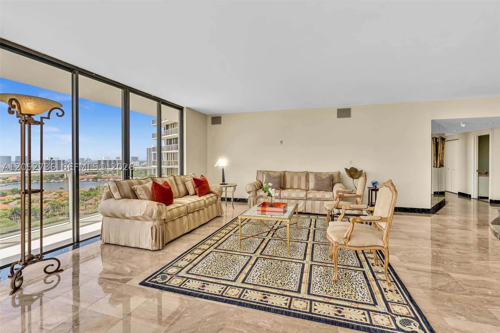 HAMPTONS WEST CONDO - Residential