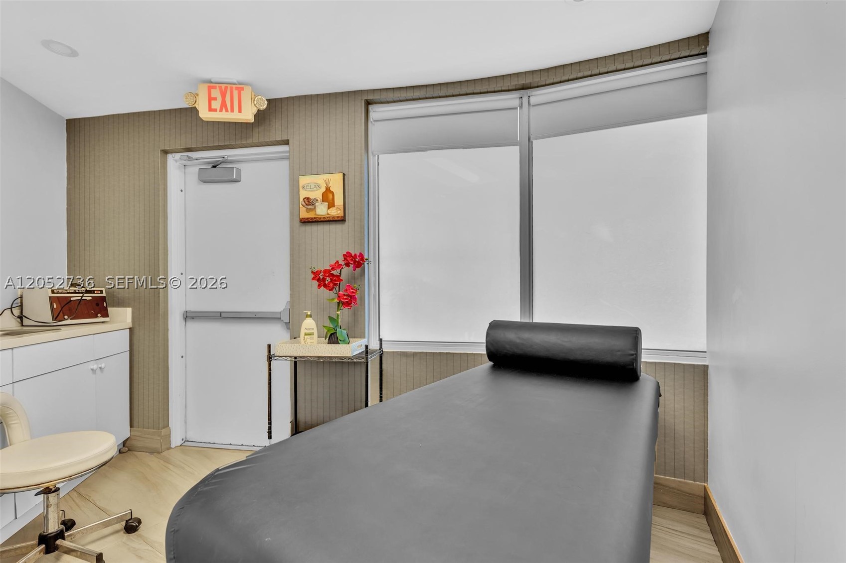 HAMPTONS WEST CONDO - Residential