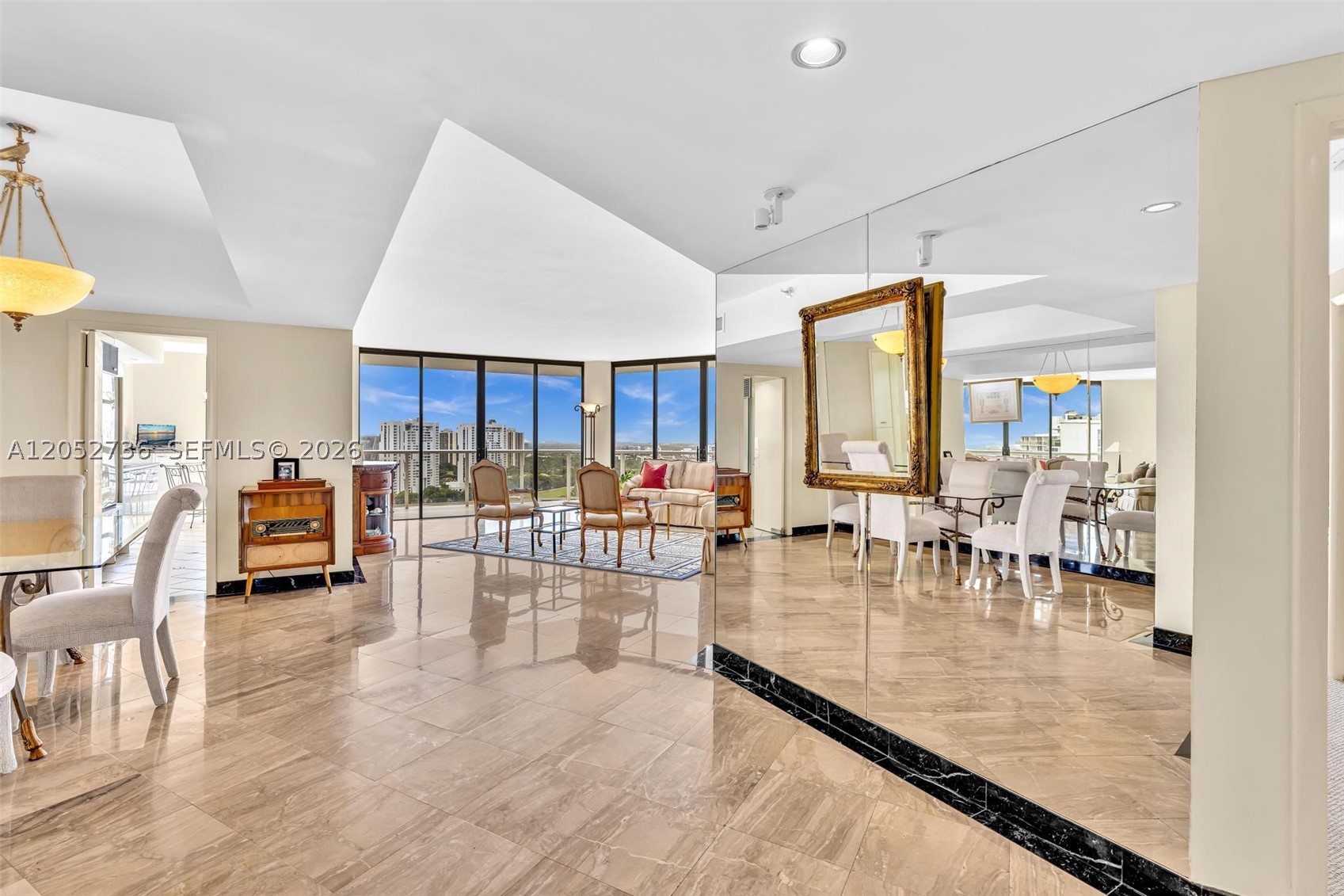 HAMPTONS WEST CONDO - Residential