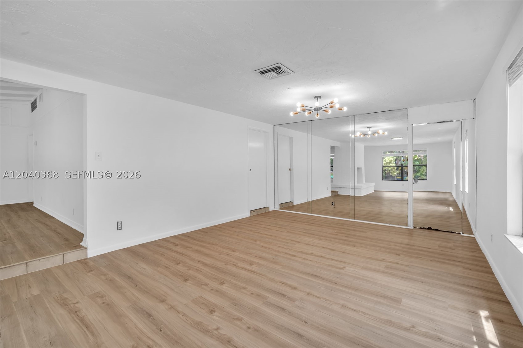 JACARANDA HEIGHTS - Residential