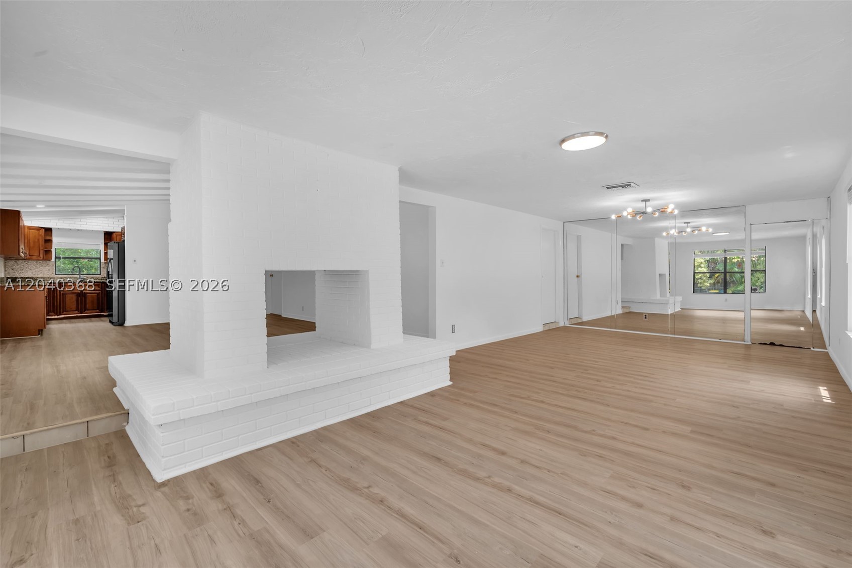 JACARANDA HEIGHTS - Residential