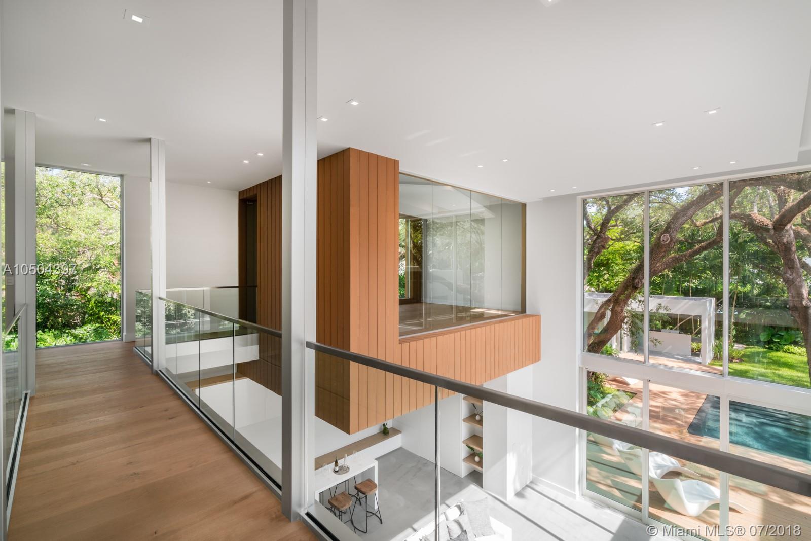 UNIVERSITY PLACE - Residential