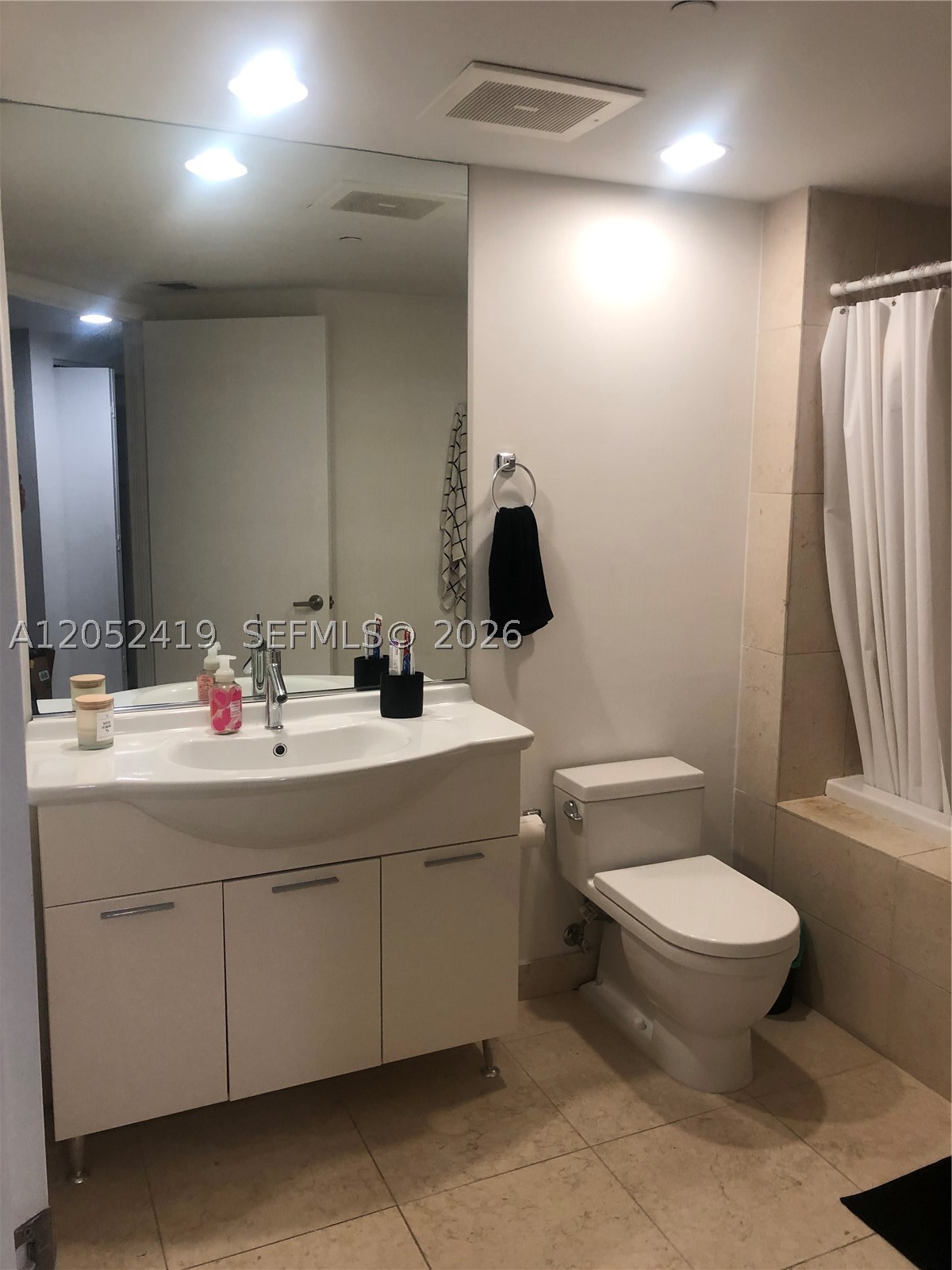 ICONBRICKELL CONDO NO 1 - Residential Lease