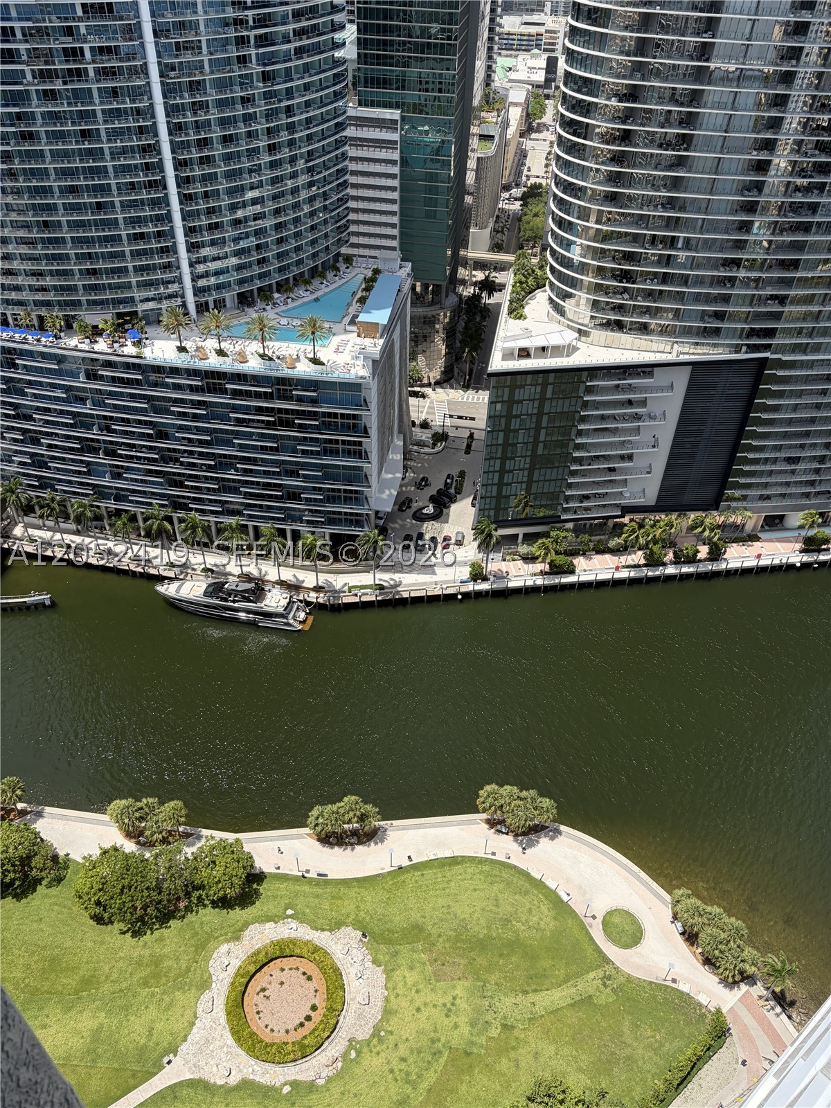 ICONBRICKELL CONDO NO 1 - Residential Lease