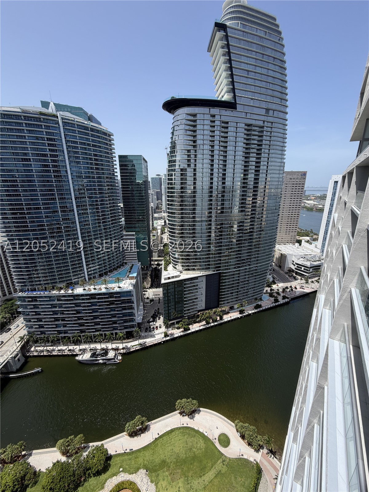 ICONBRICKELL CONDO NO 1 - Residential Lease