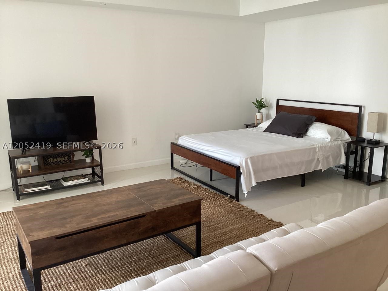 ICONBRICKELL CONDO NO 1 - Residential Lease