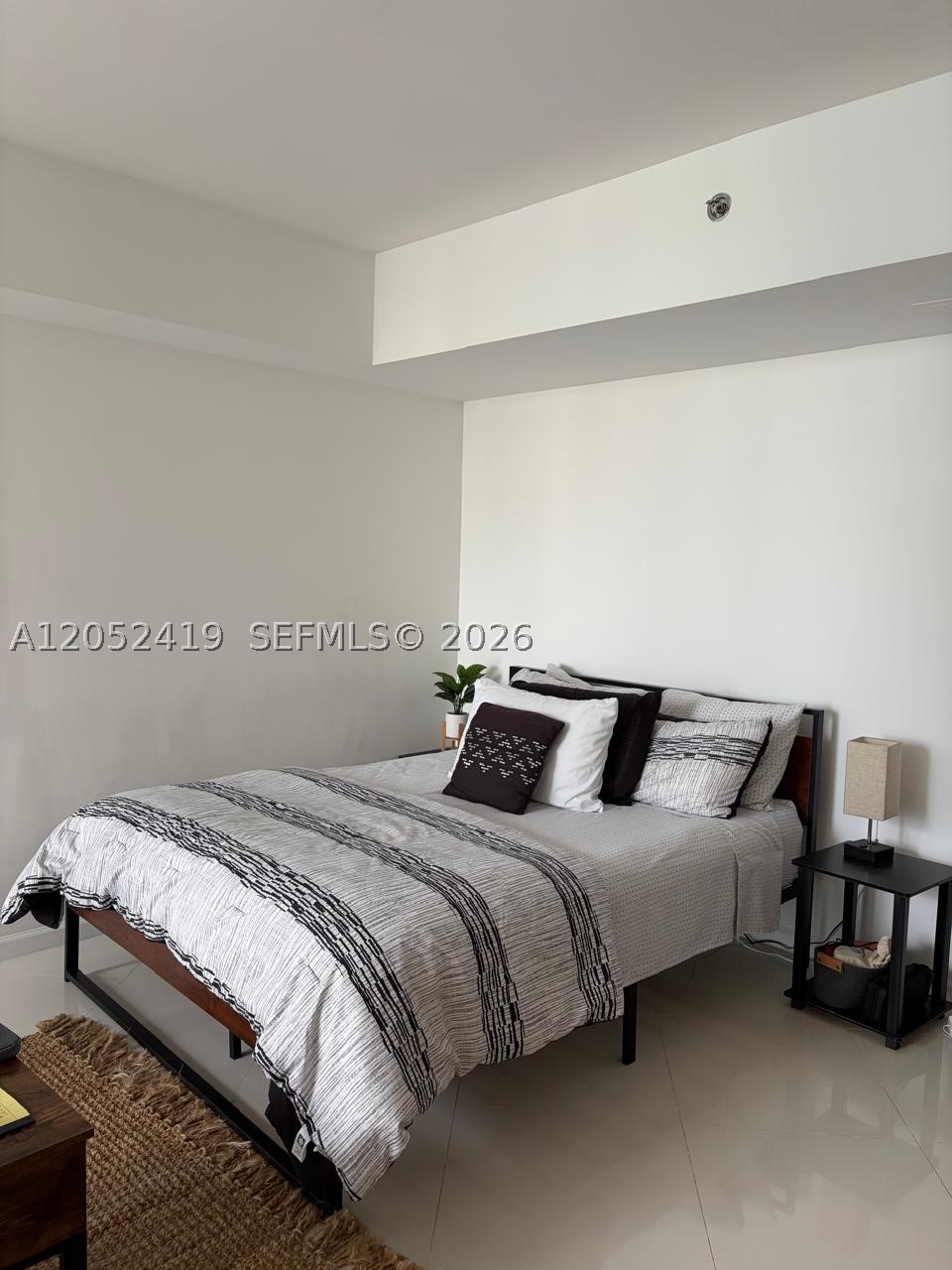 ICONBRICKELL CONDO NO 1 - Residential Lease